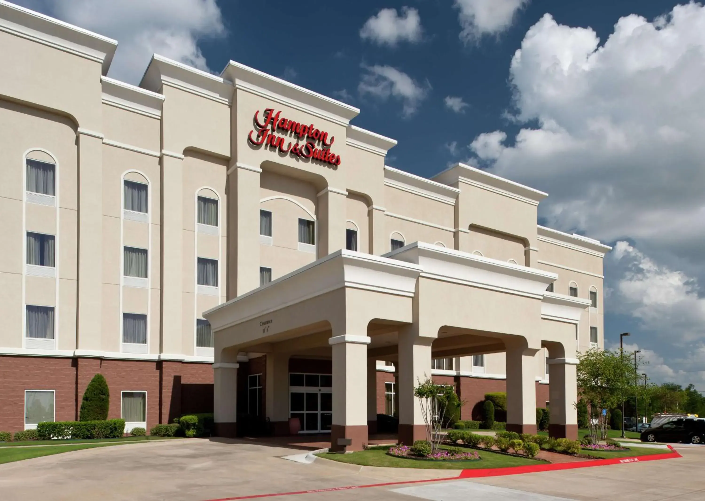 Property building in Hampton Inn & Suites Texarkana Property building in Hampton Inn & Suites Texarkana