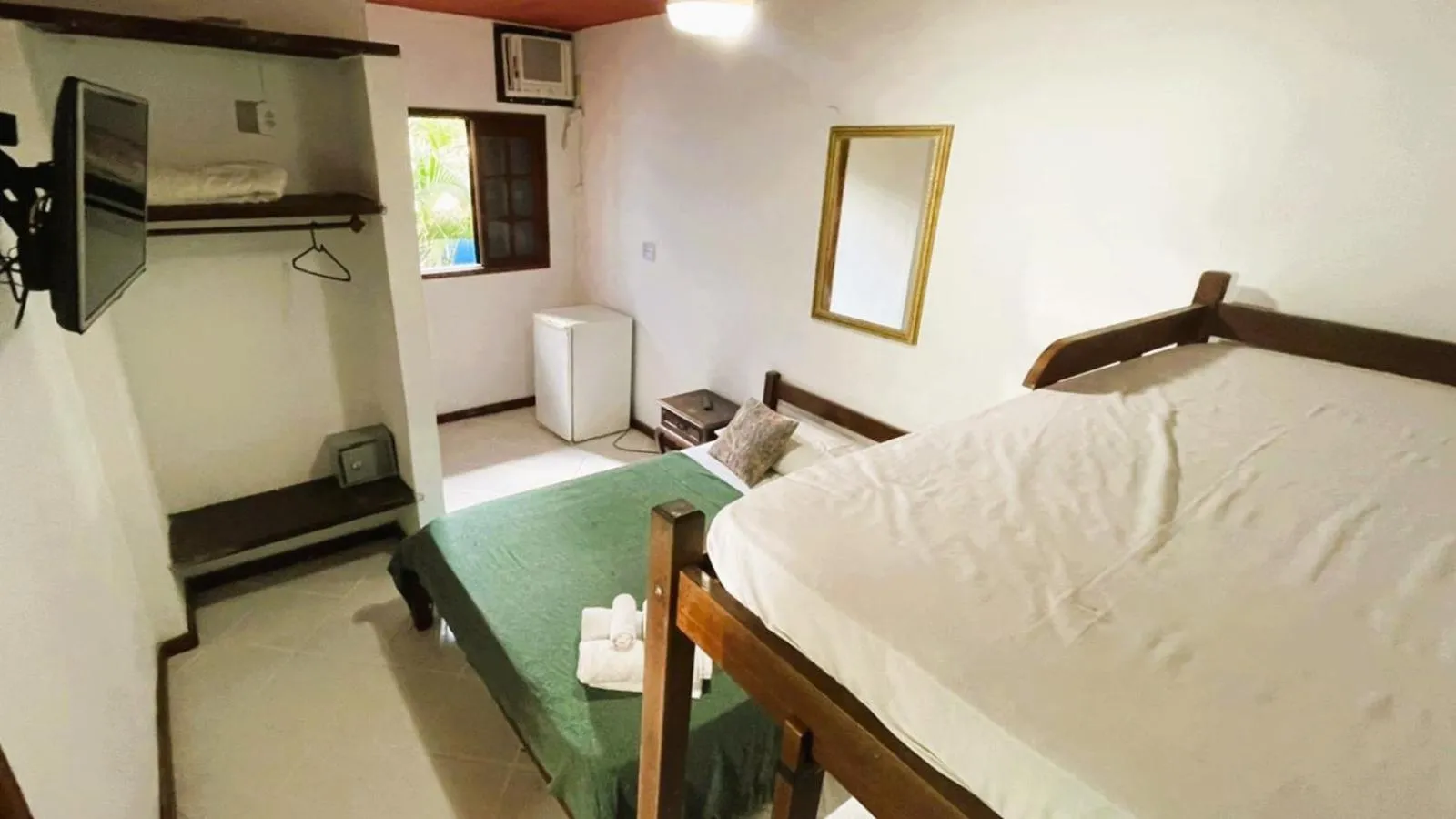 Photo of the whole room, Bed in Pousada Mandala - Búzios