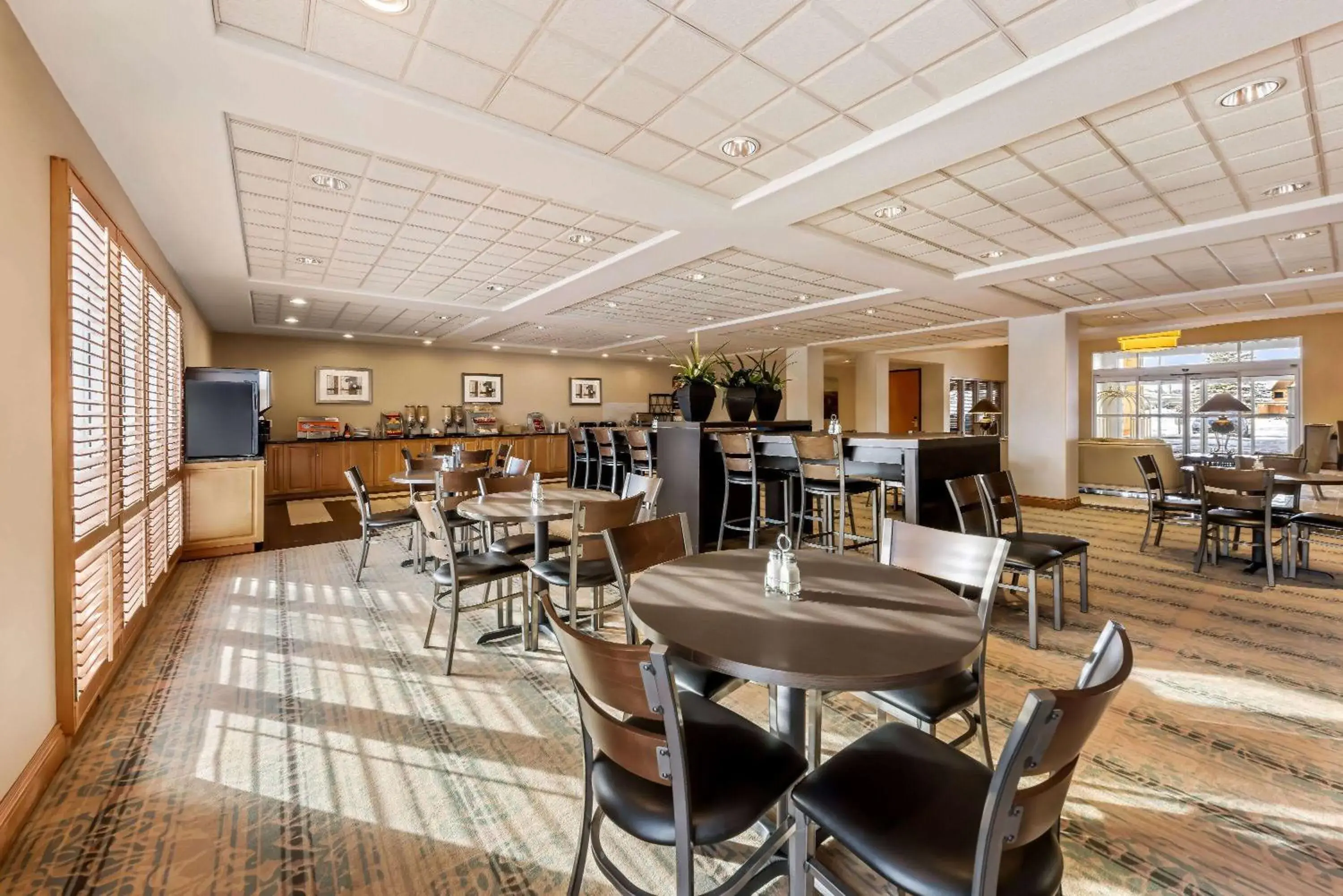 Breakfast in Wingate by Wyndham Calgary South Breakfast in Wingate by Wyndham Calgary South