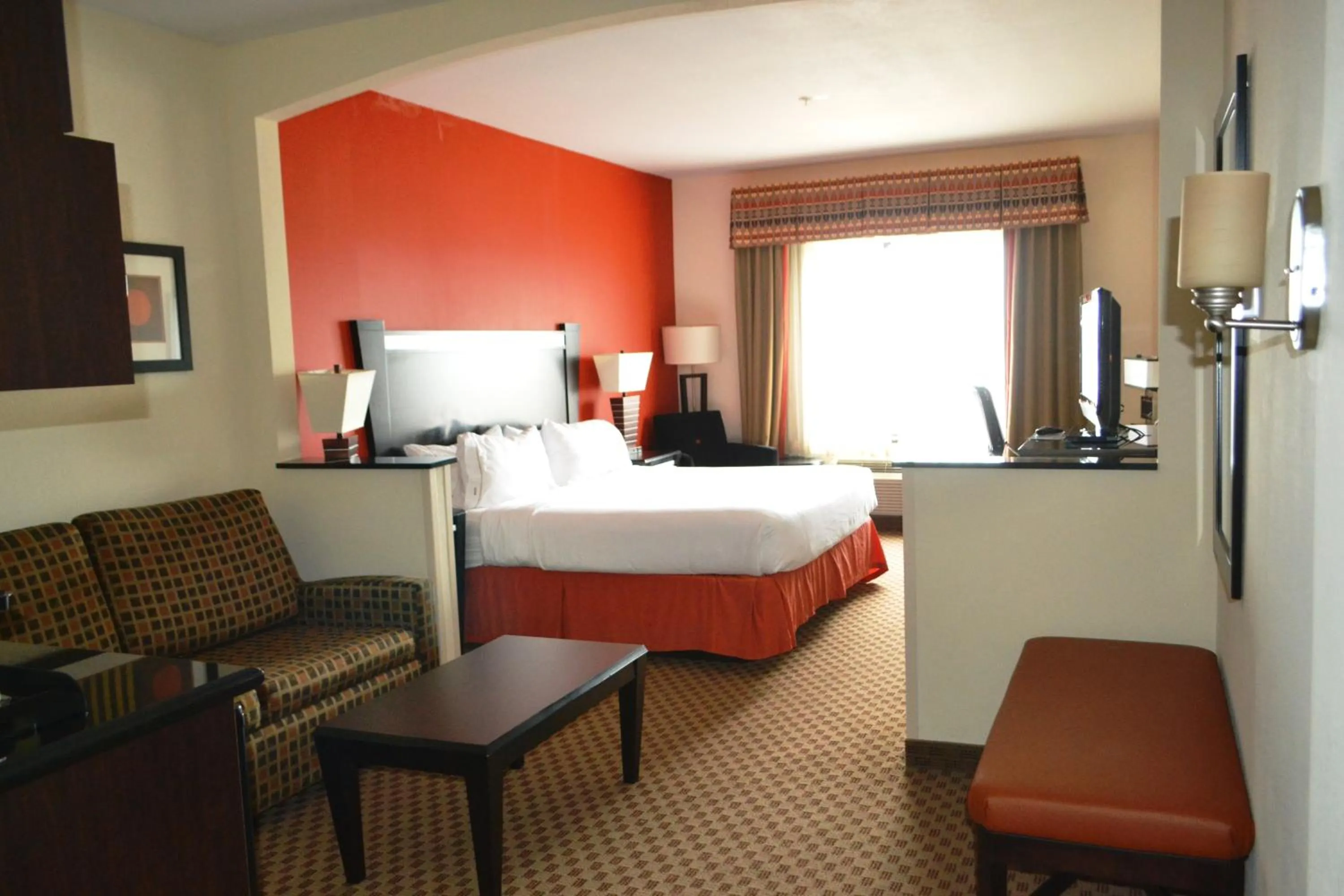 Photo of the whole room, Bed in Holiday Inn Express Hotel and Suites - Odessa by IHG