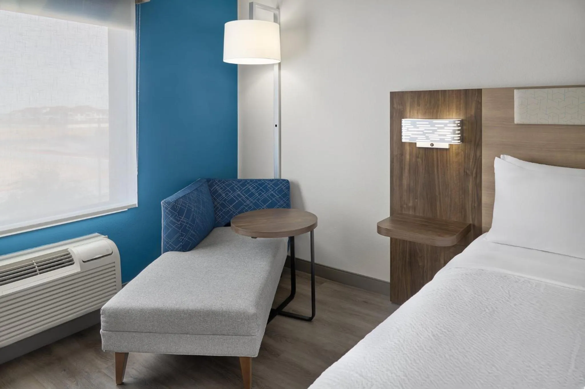 Photo of the whole room, Bed in Holiday Inn Express Hotel and Suites - Odessa by IHG