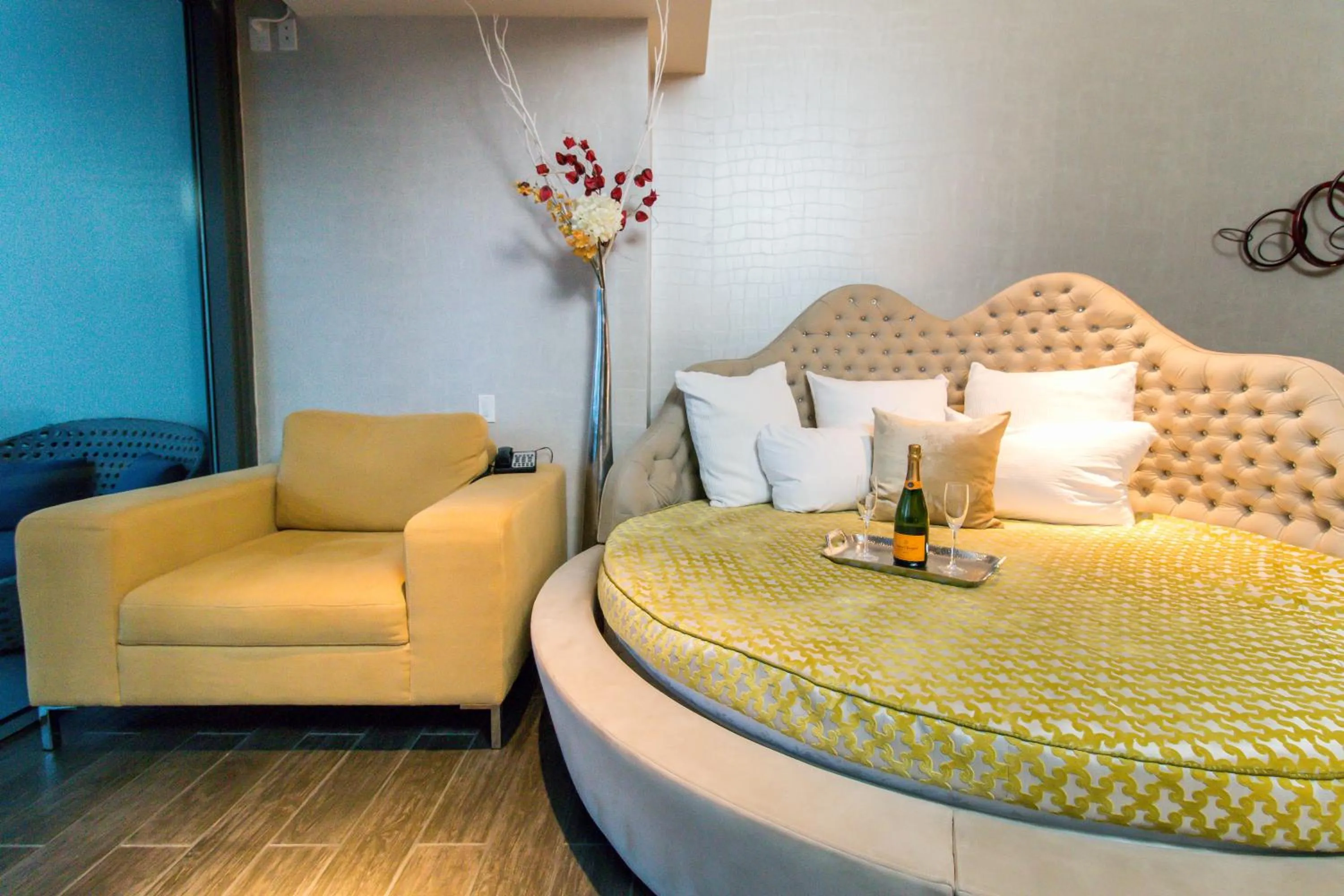 Bed in Romance Phenthouse at Palms Place