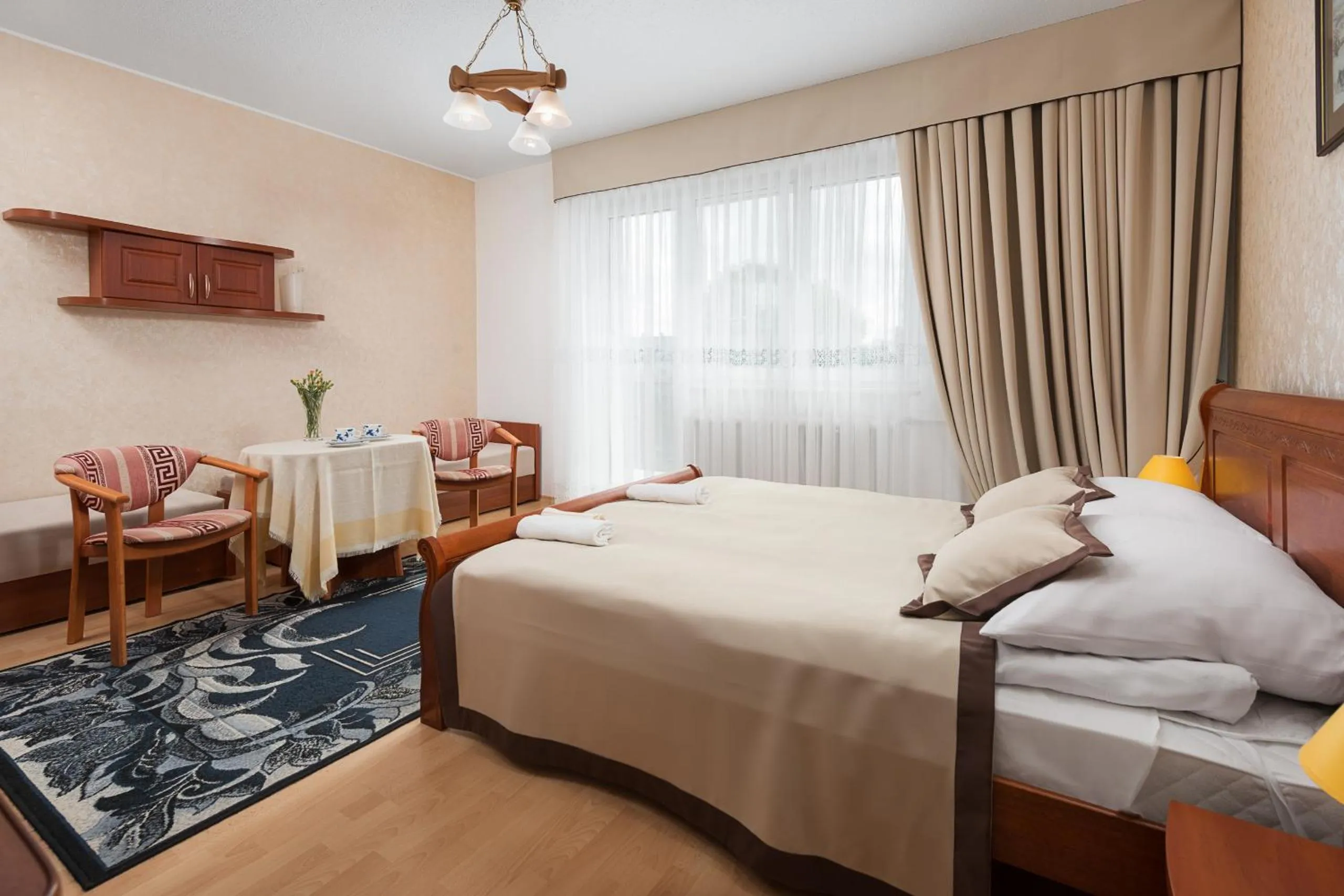 Photo of the whole room in Willa Daria