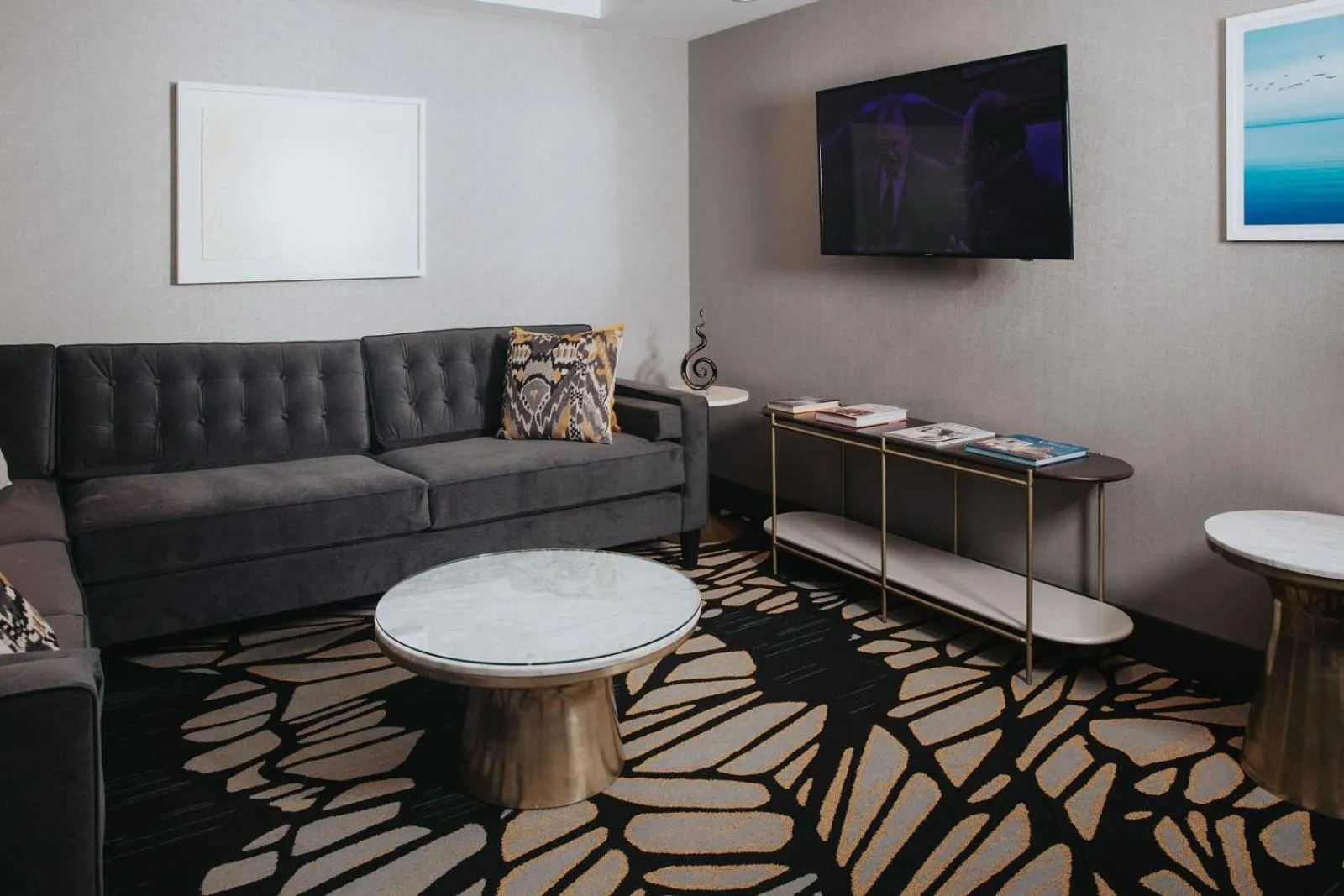 Lounge or bar in EXchange Hotel Vancouver