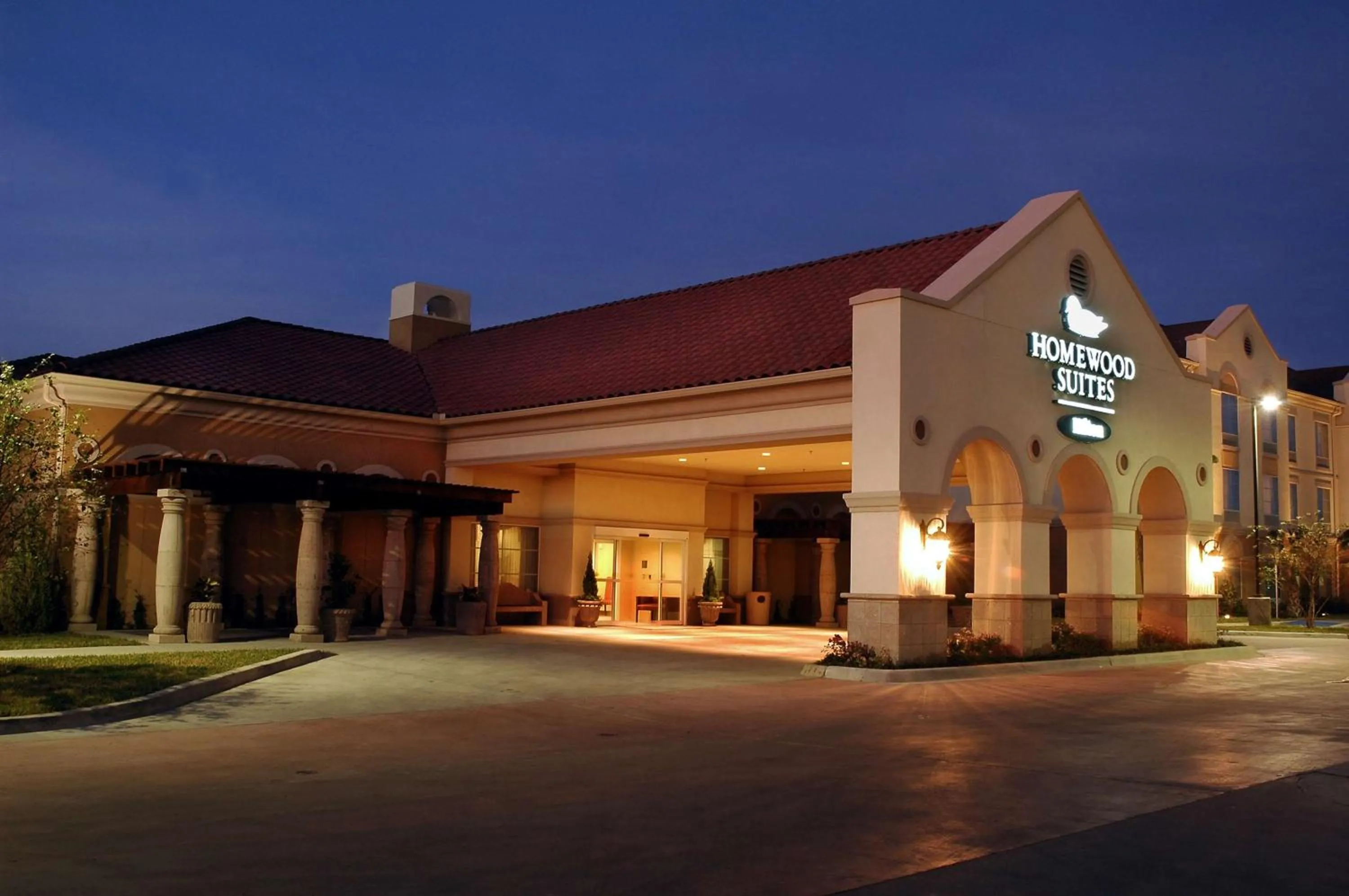 Property building in Homewood Suites Laredo at Mall Del Norte