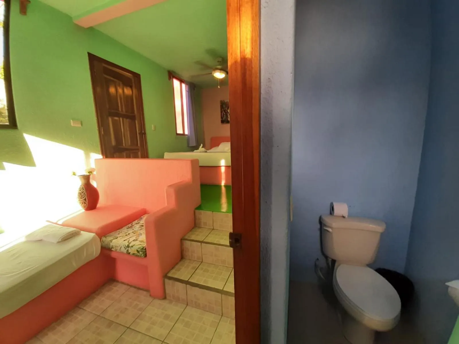 Toilet in El Jardin