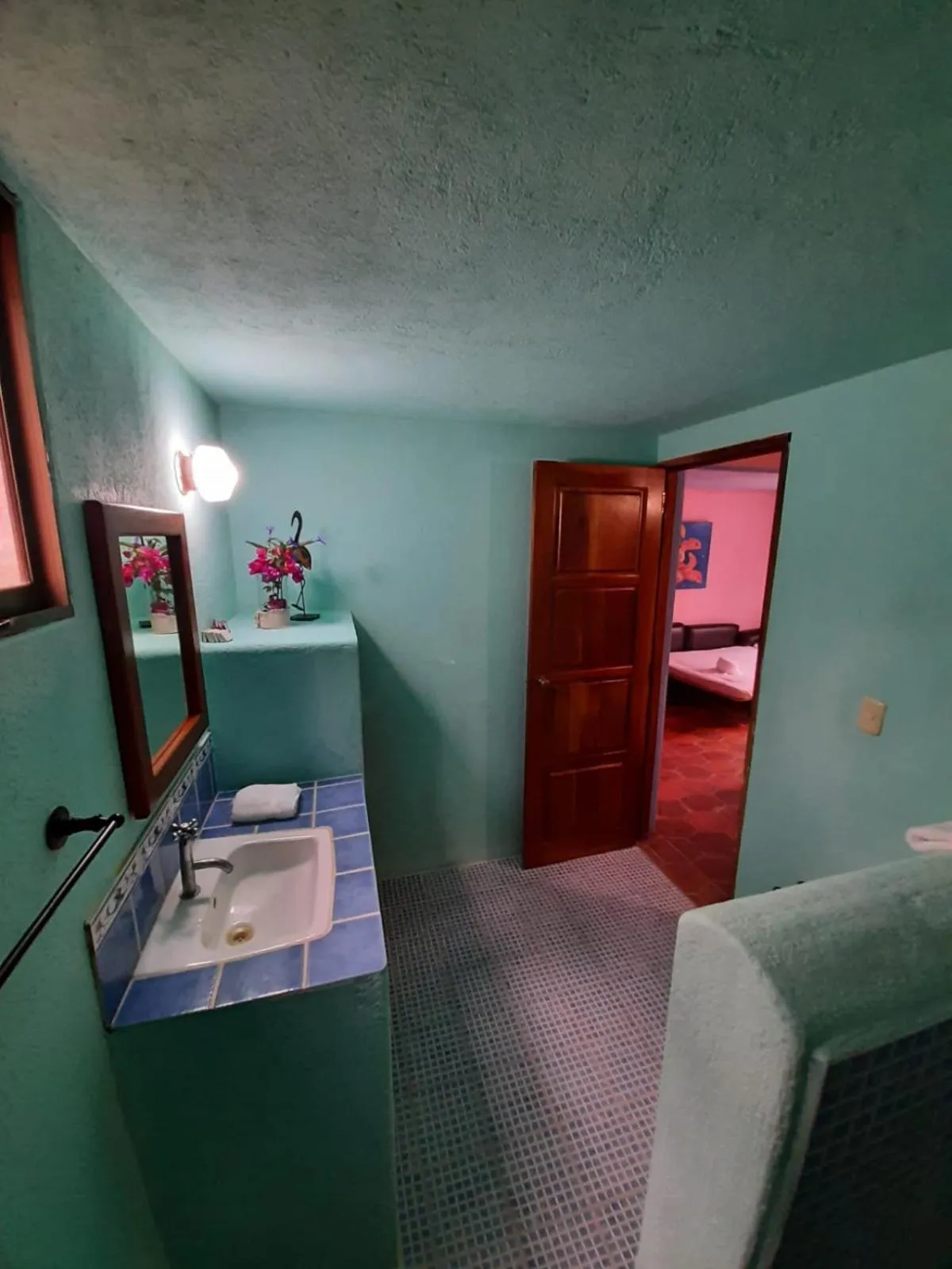 Bathroom, Bed in El Jardin