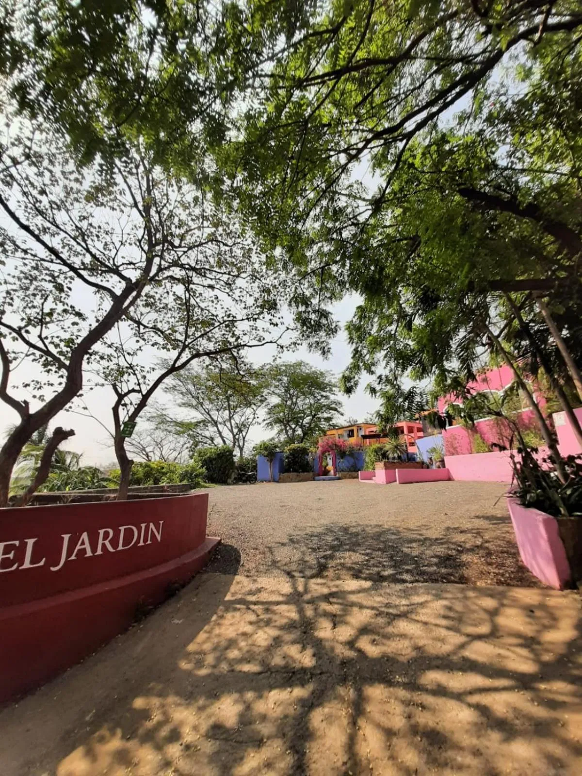 Property building in El Jardin