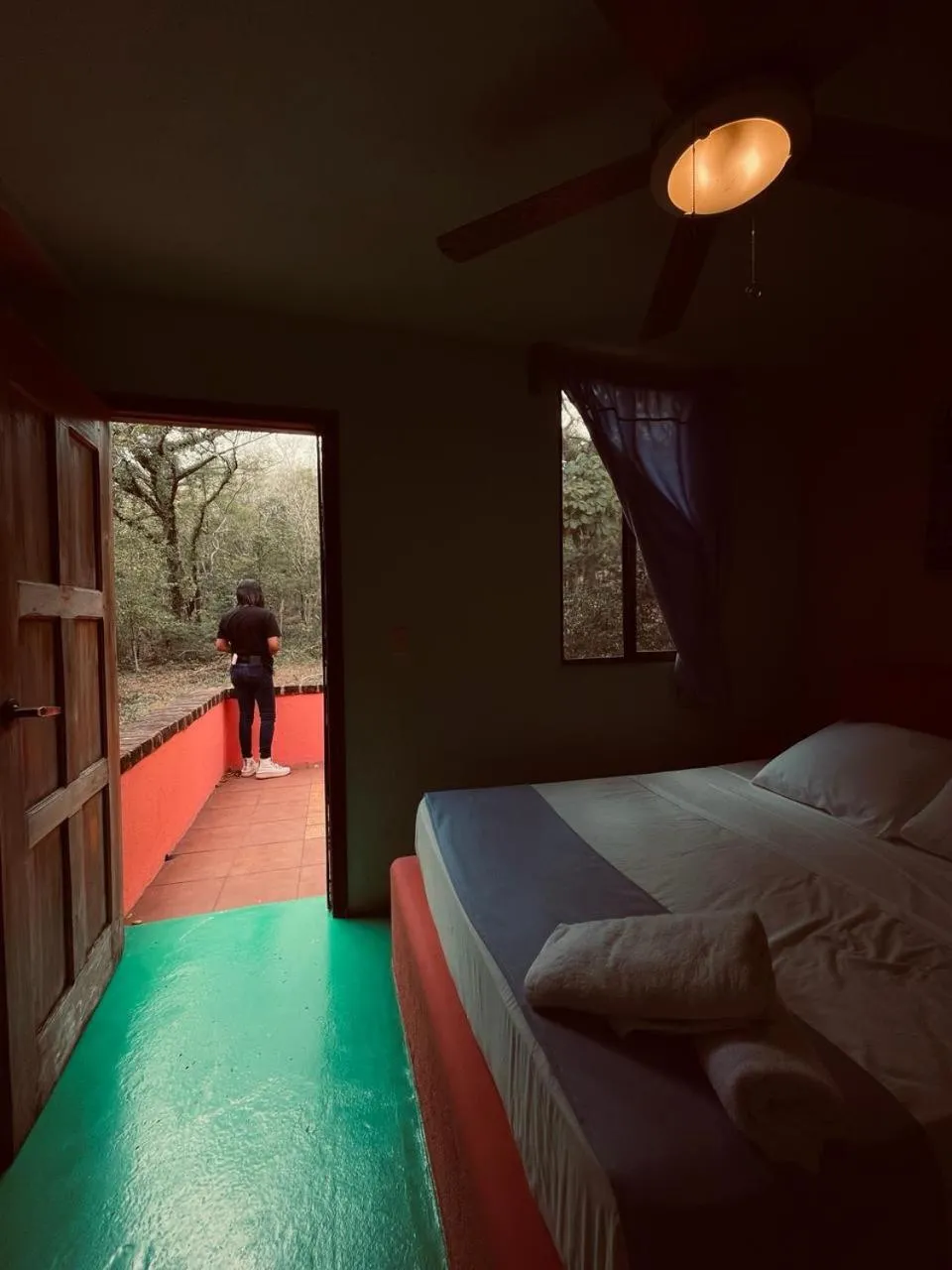 People, Bed in El Jardin