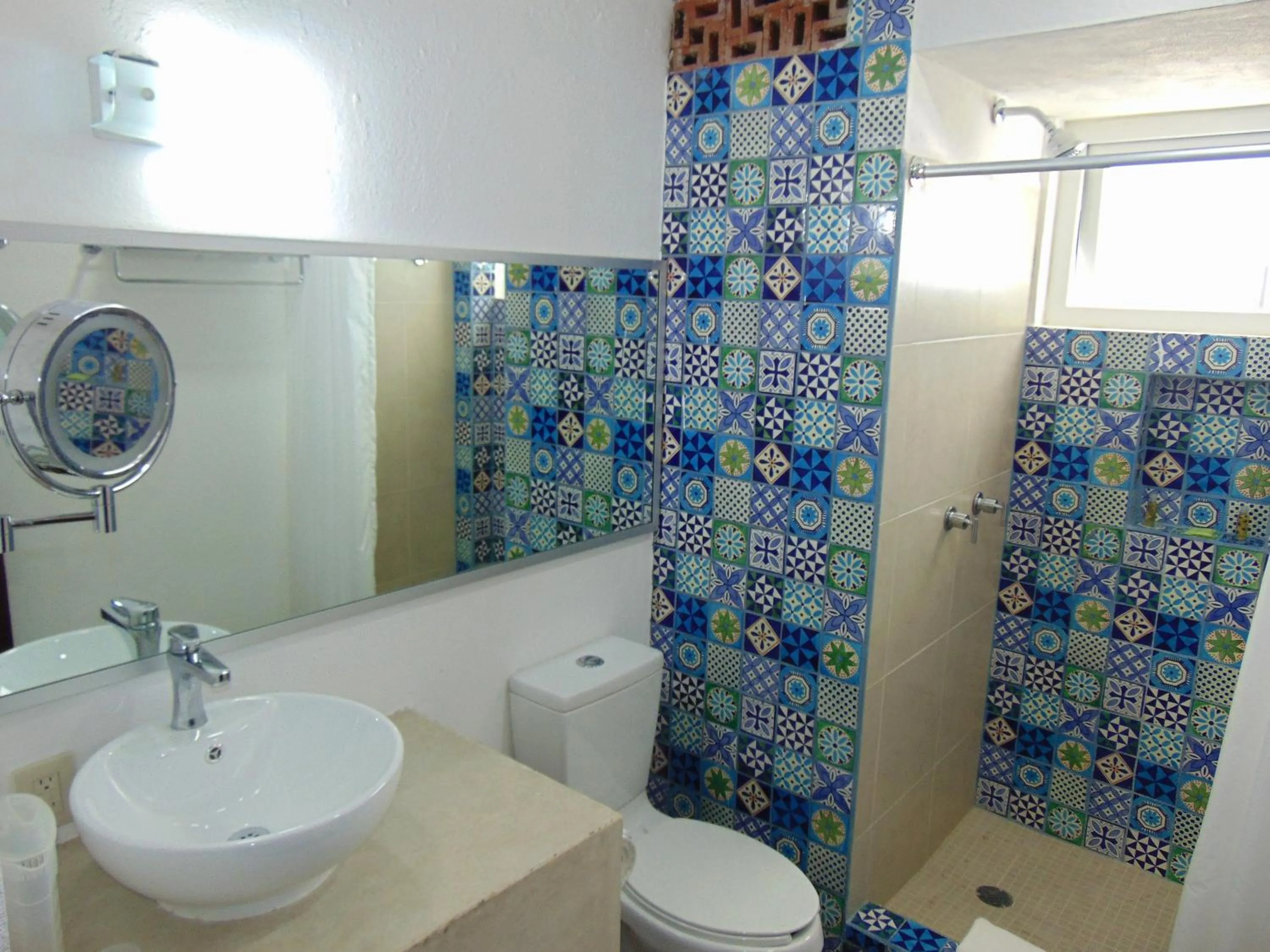 Property building in Hotel Rosita