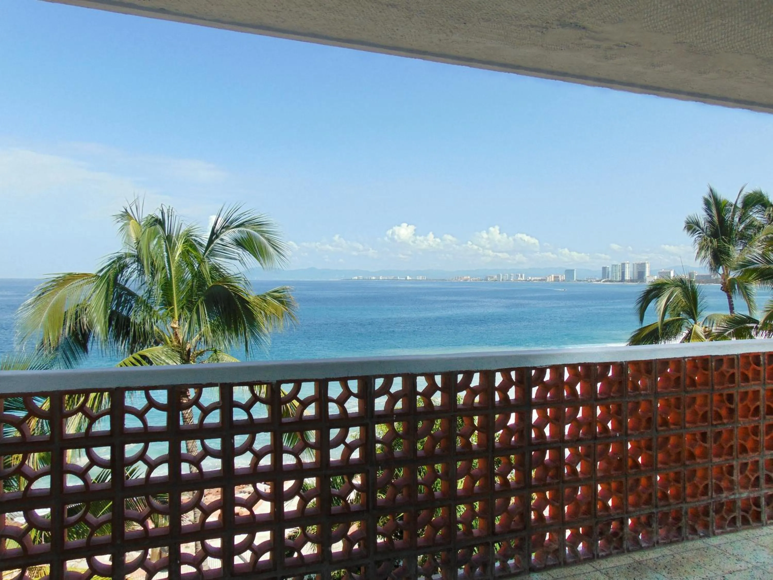 Property building in Hotel Rosita