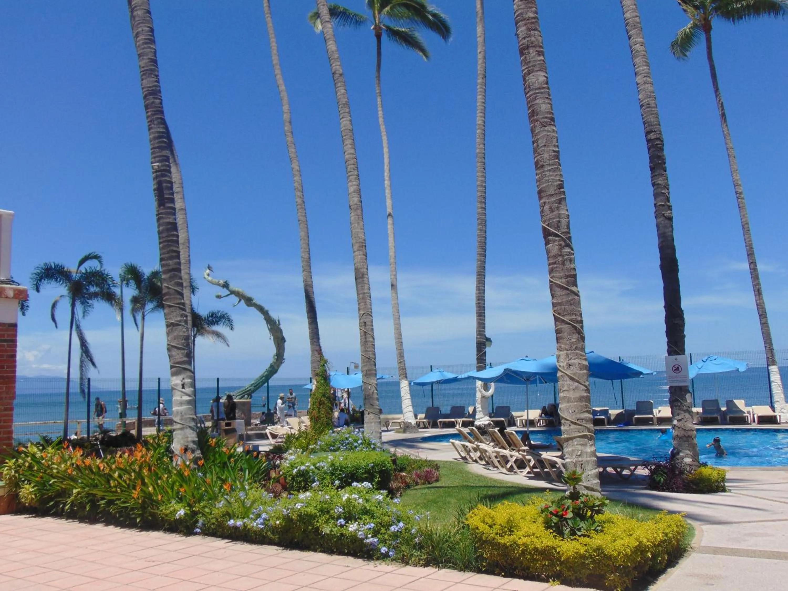 Property building in Hotel Rosita