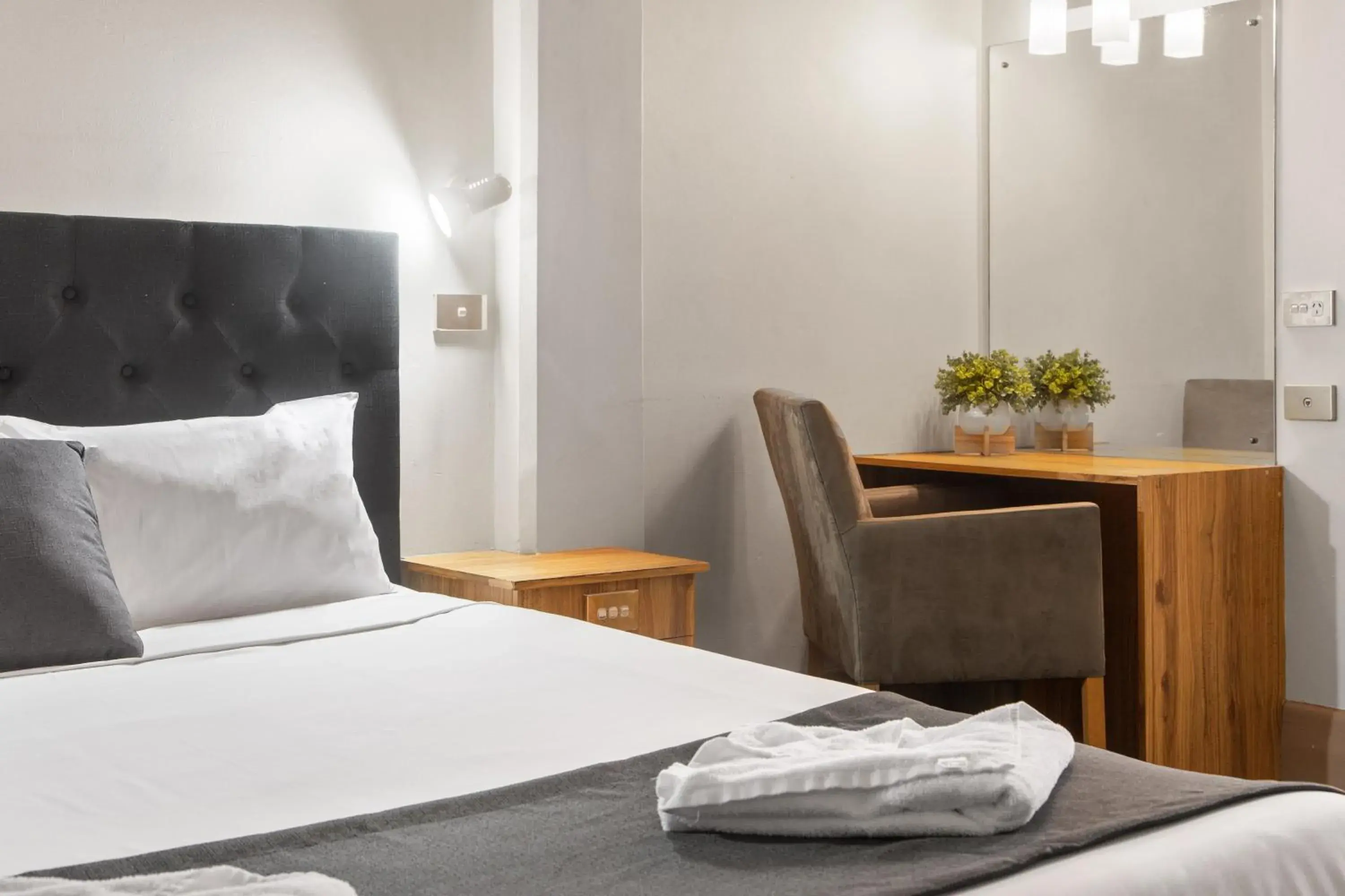 Bed in Adelaide Paringa Bed in Adelaide Paringa