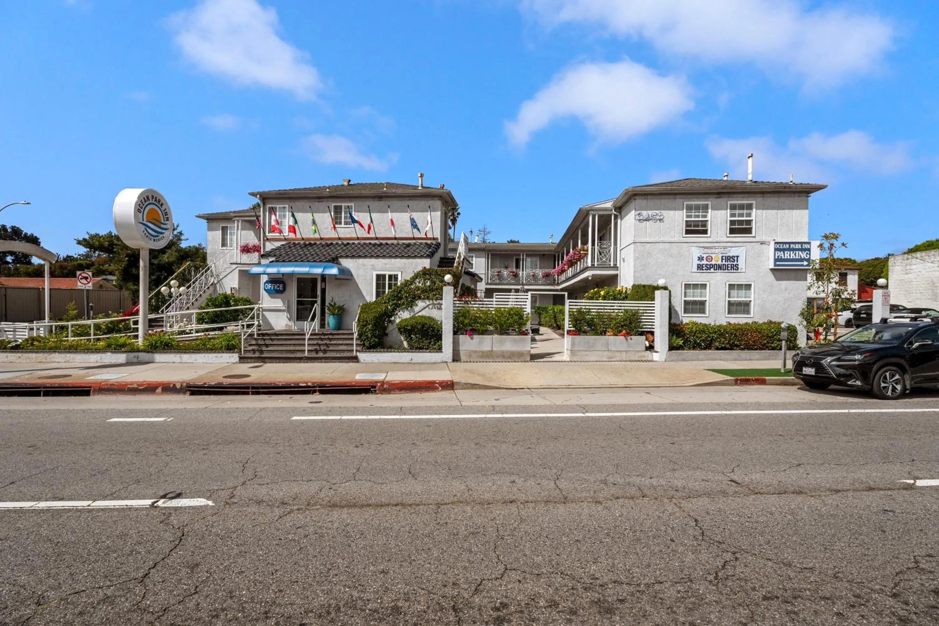 Property building in Ocean Park Inn