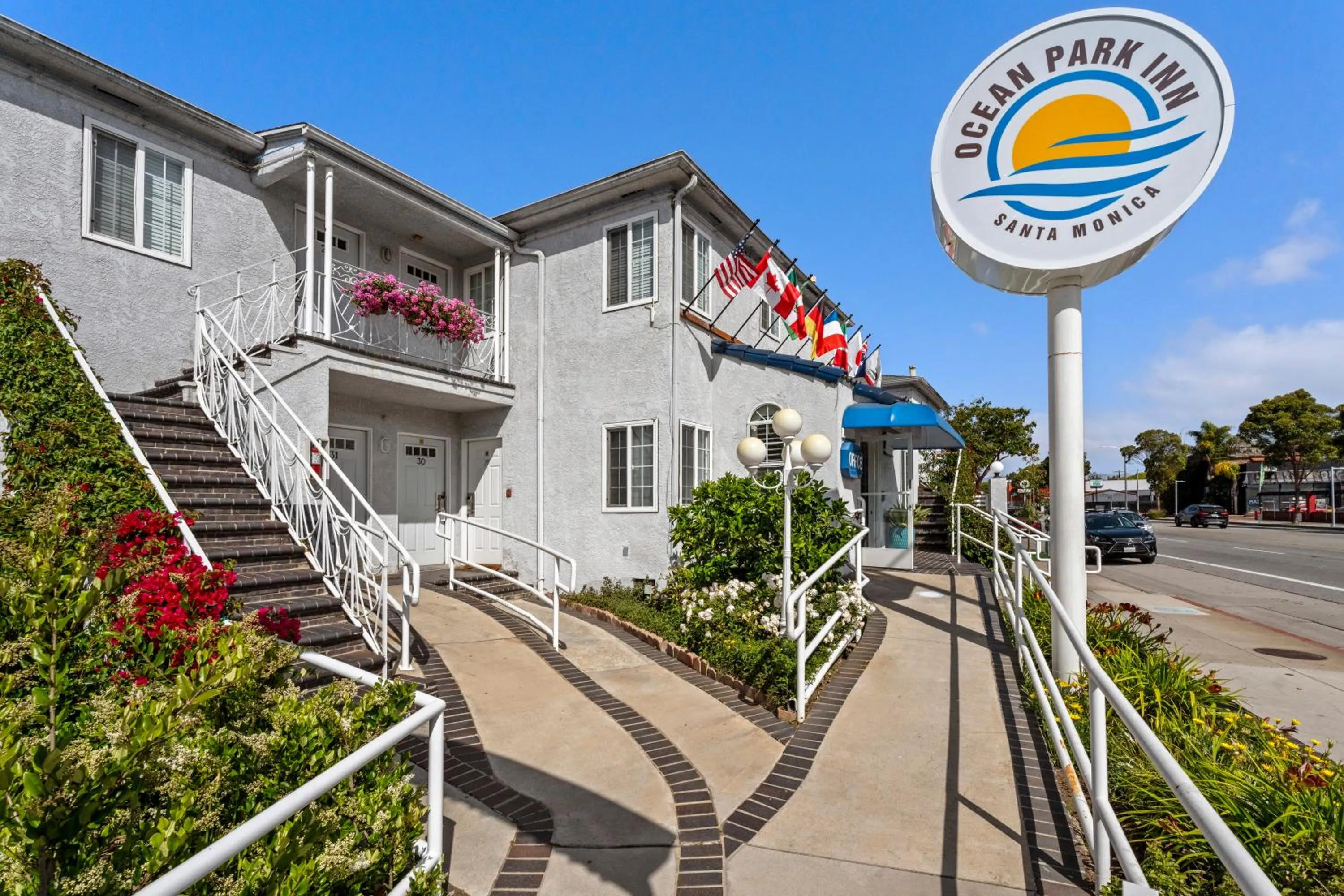 Property building in Ocean Park Inn