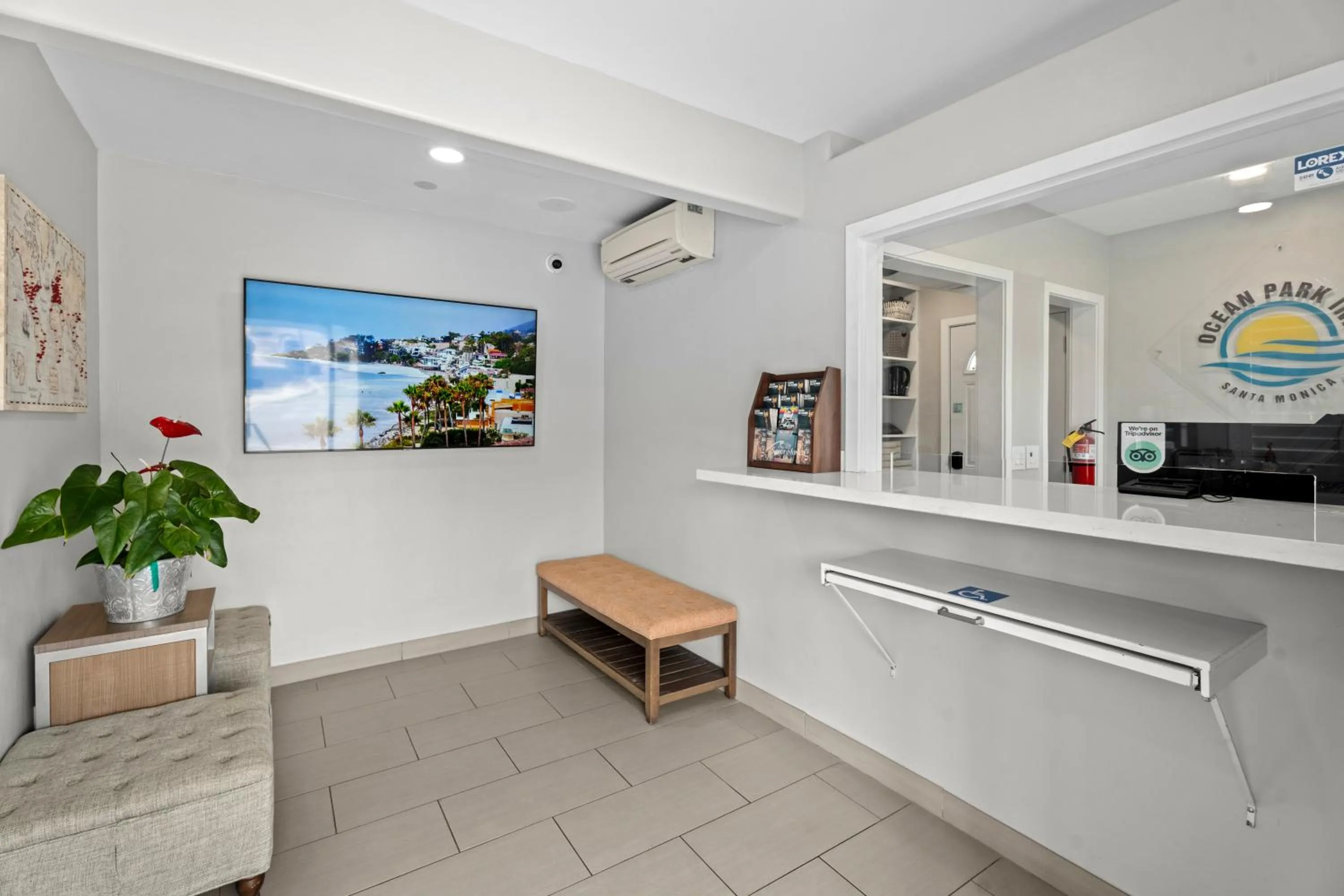 Lobby or reception in Ocean Park Inn