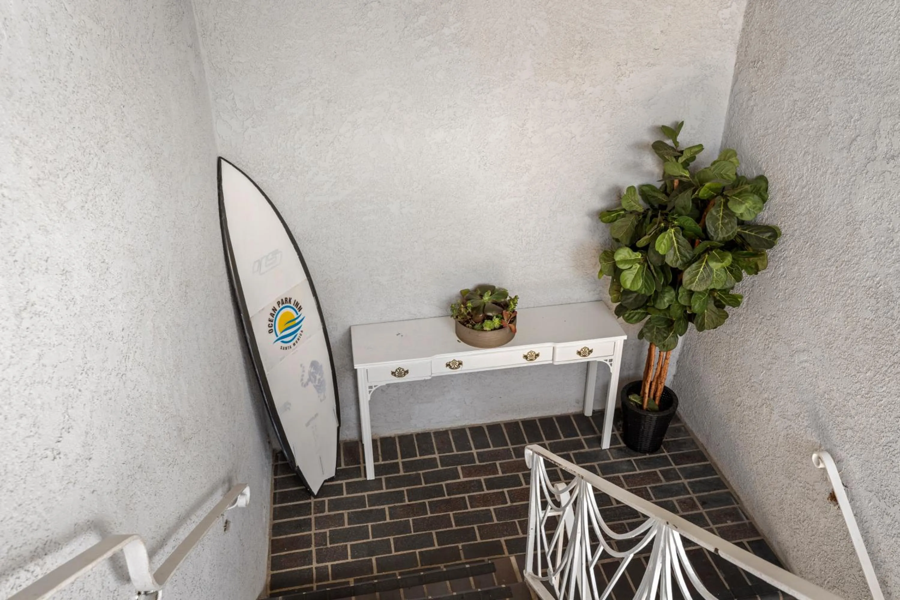 Property building in Ocean Park Inn