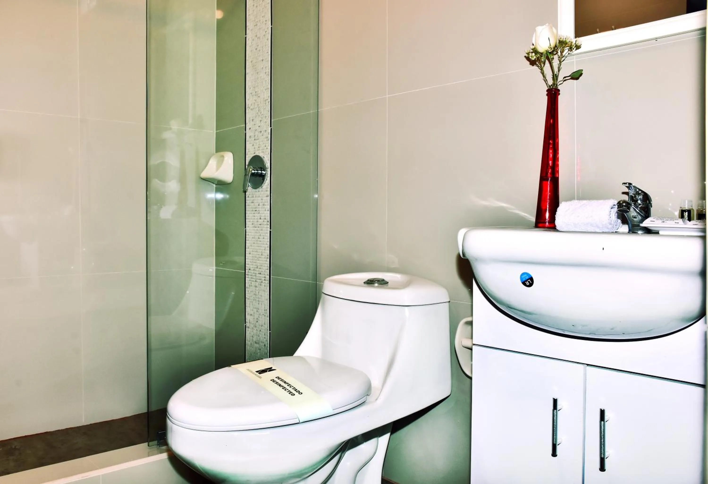 Shower in Hoteles Riviera Ejecutivo