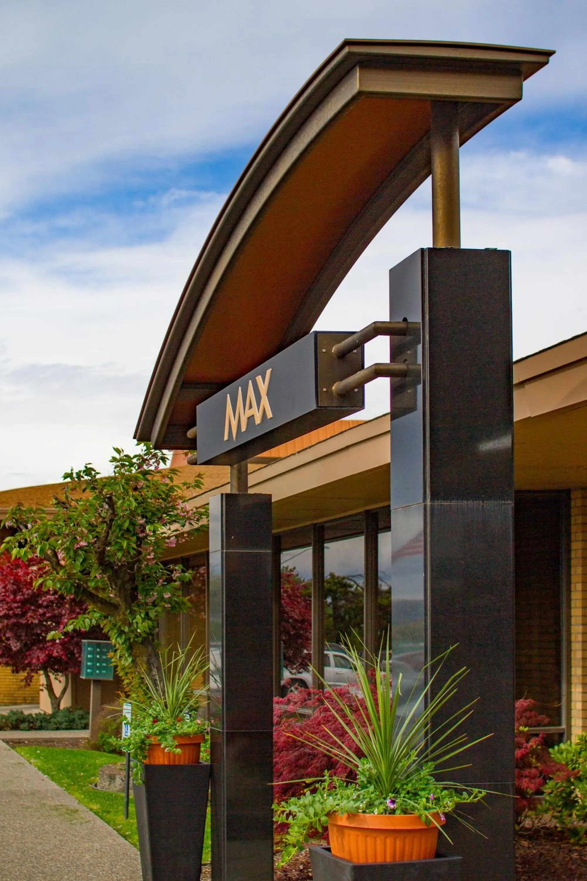 Property building in Mirabeau Park Hotel