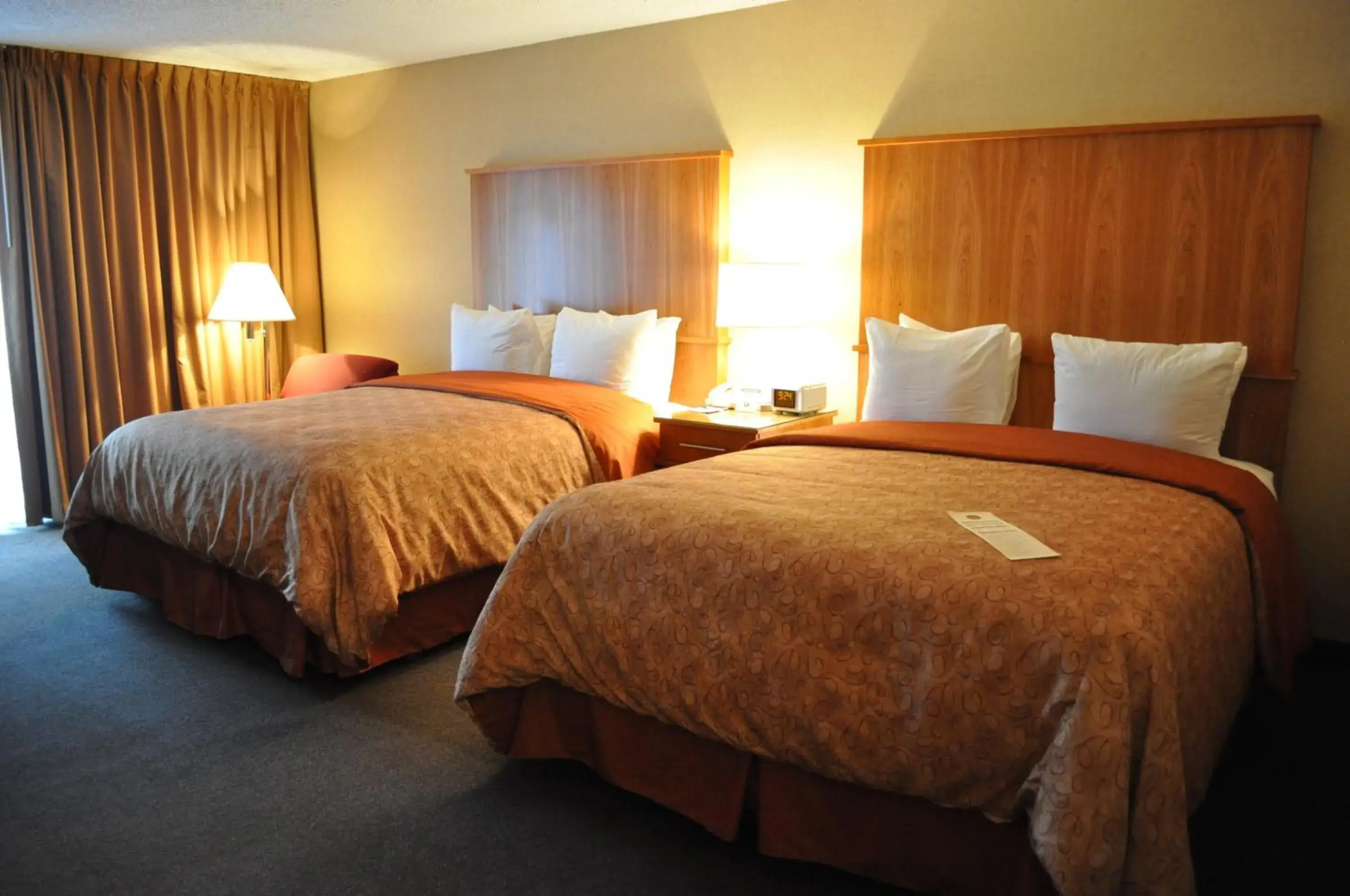 Bed in Mirabeau Park Hotel Bed in Mirabeau Park Hotel