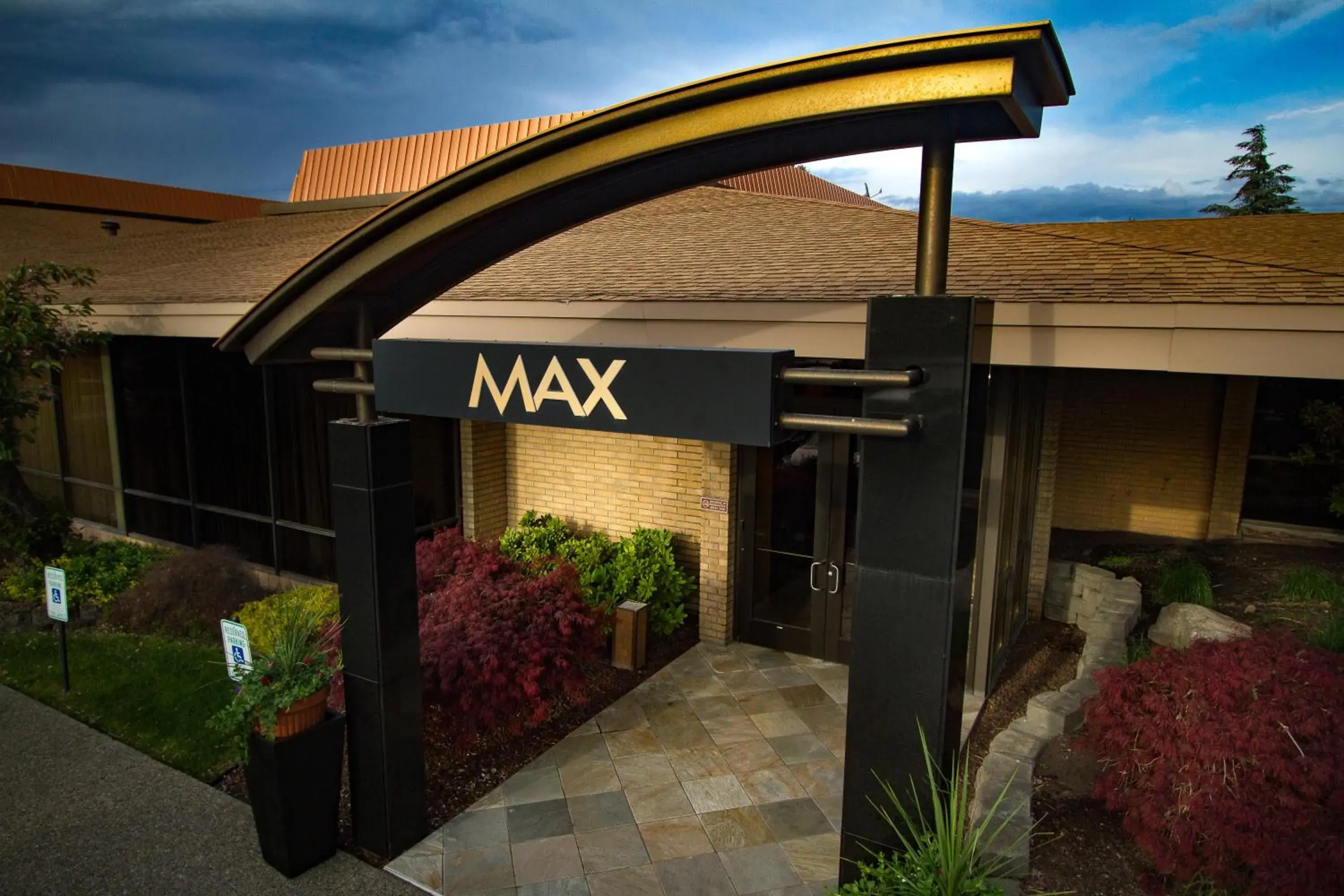 Property building in Mirabeau Park Hotel Property building in Mirabeau Park Hotel