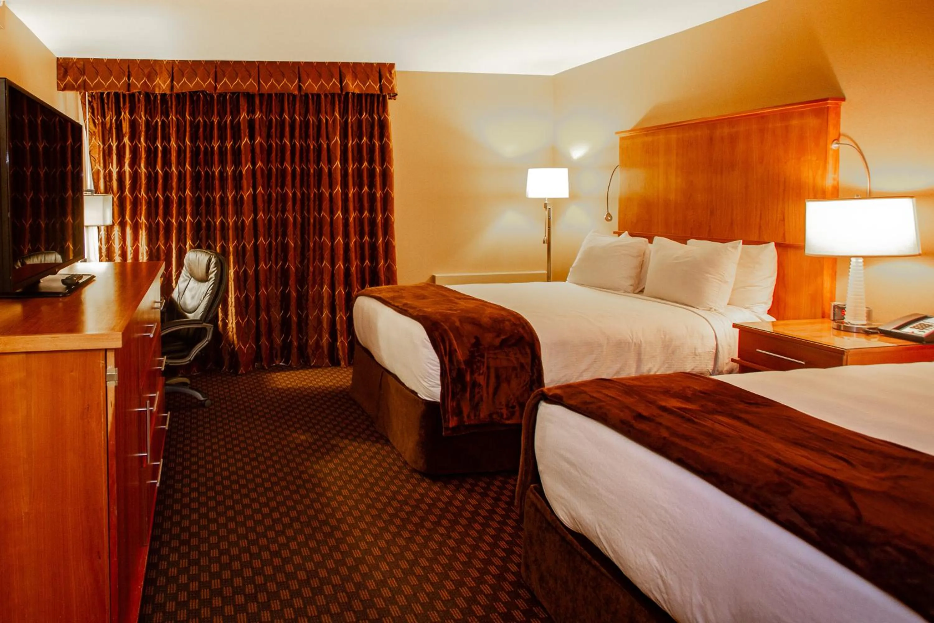 Bedroom, Bed in Mirabeau Park Hotel