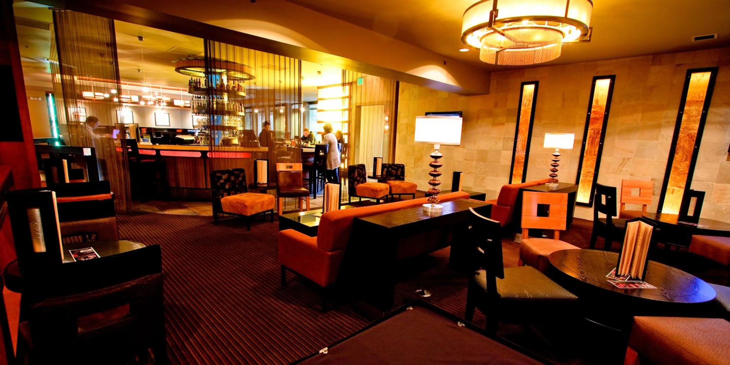 Restaurant/places to eat in Mirabeau Park Hotel