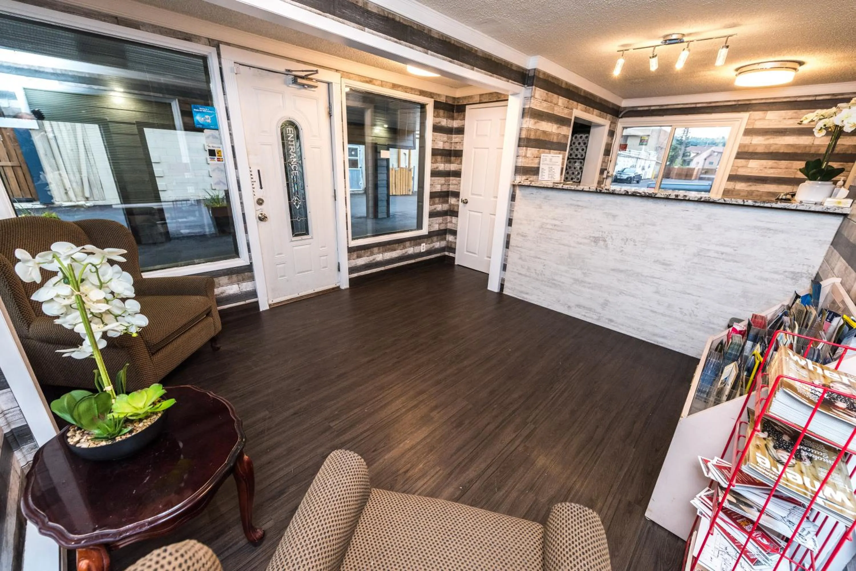 Seating area in Olympia Lodge