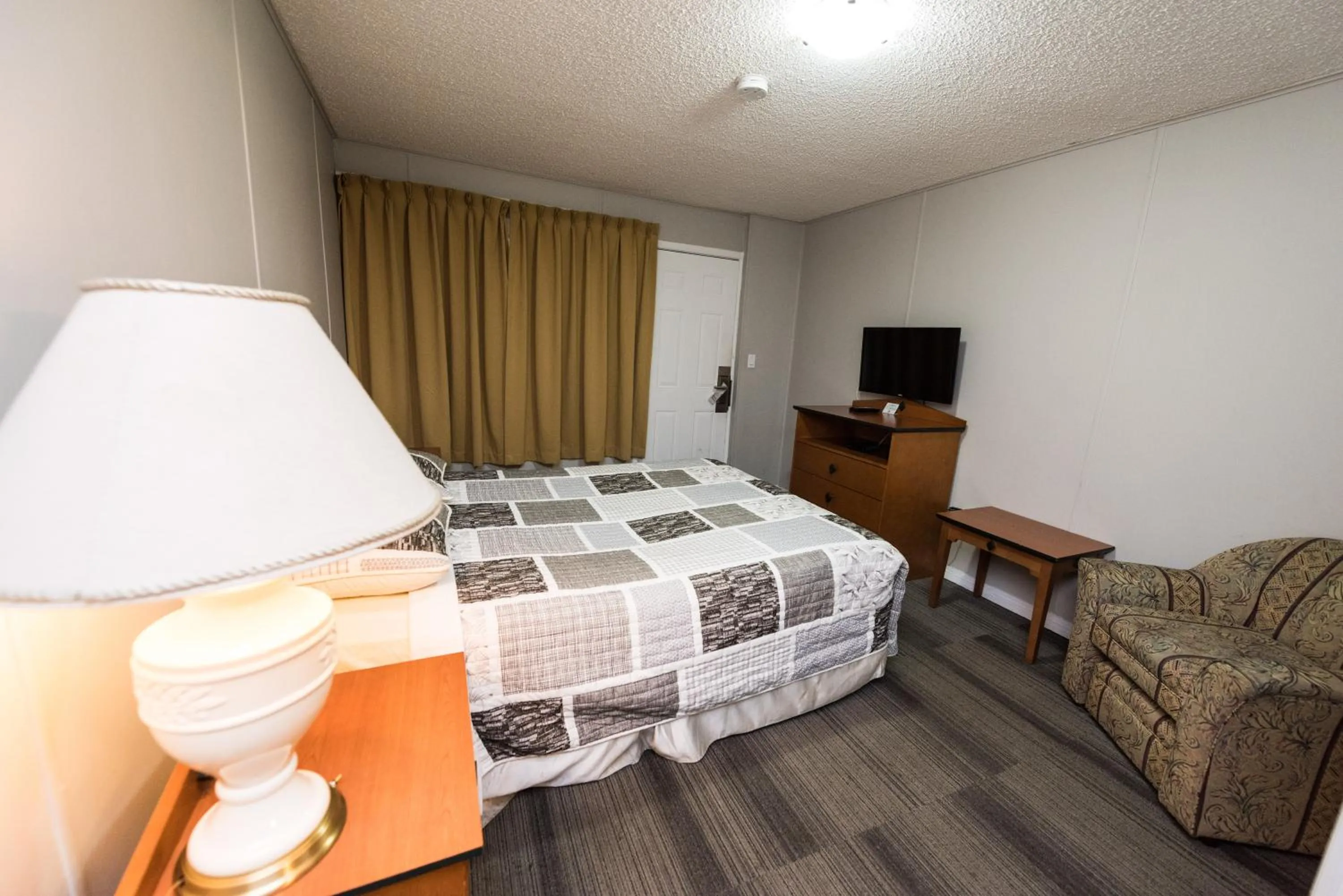 Bedroom, Bed in Olympia Lodge