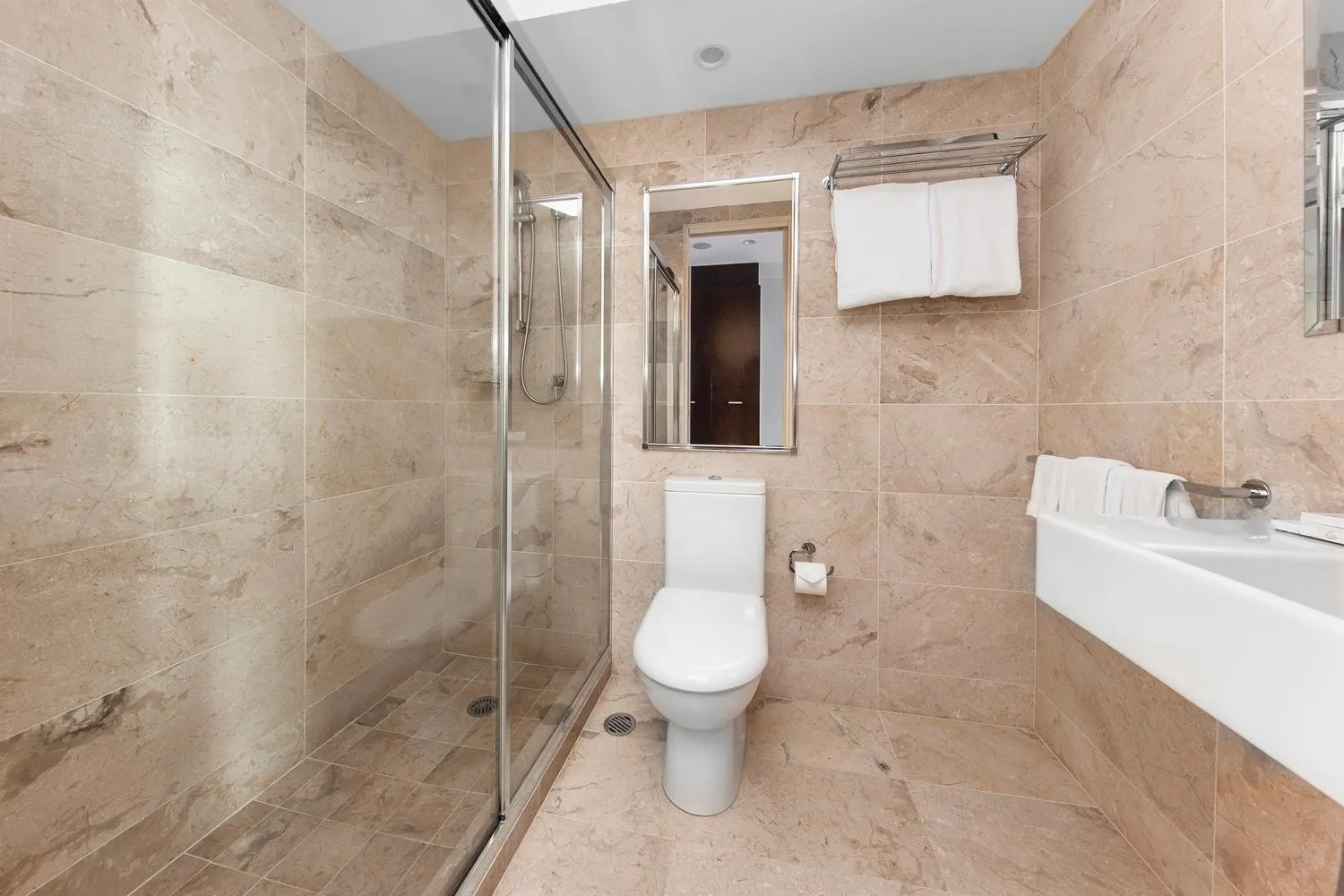 Shower in Canberra Rex Hotel