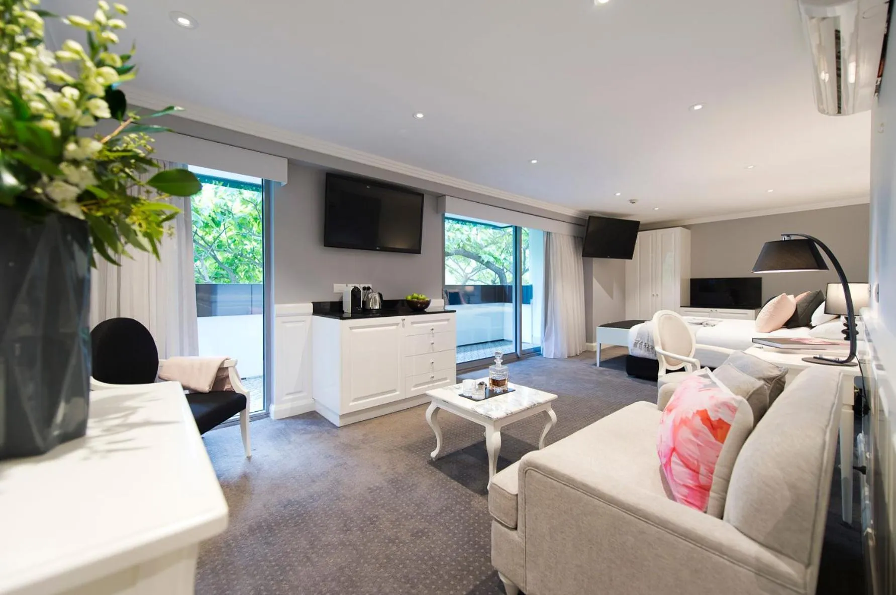 Coffee/tea facilities in Canberra Rex Hotel