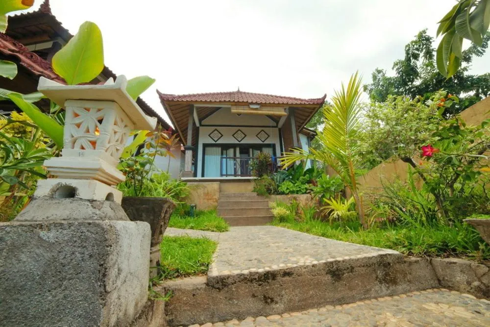 Area and facilities in Warung Ary & Home Stay