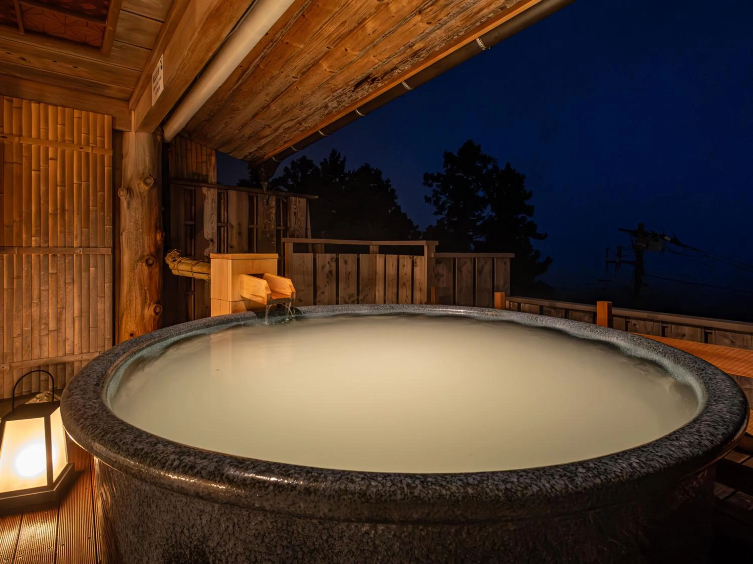 Hot Spring Bath in Shirayunoyado Yamadaya Hakone Gora