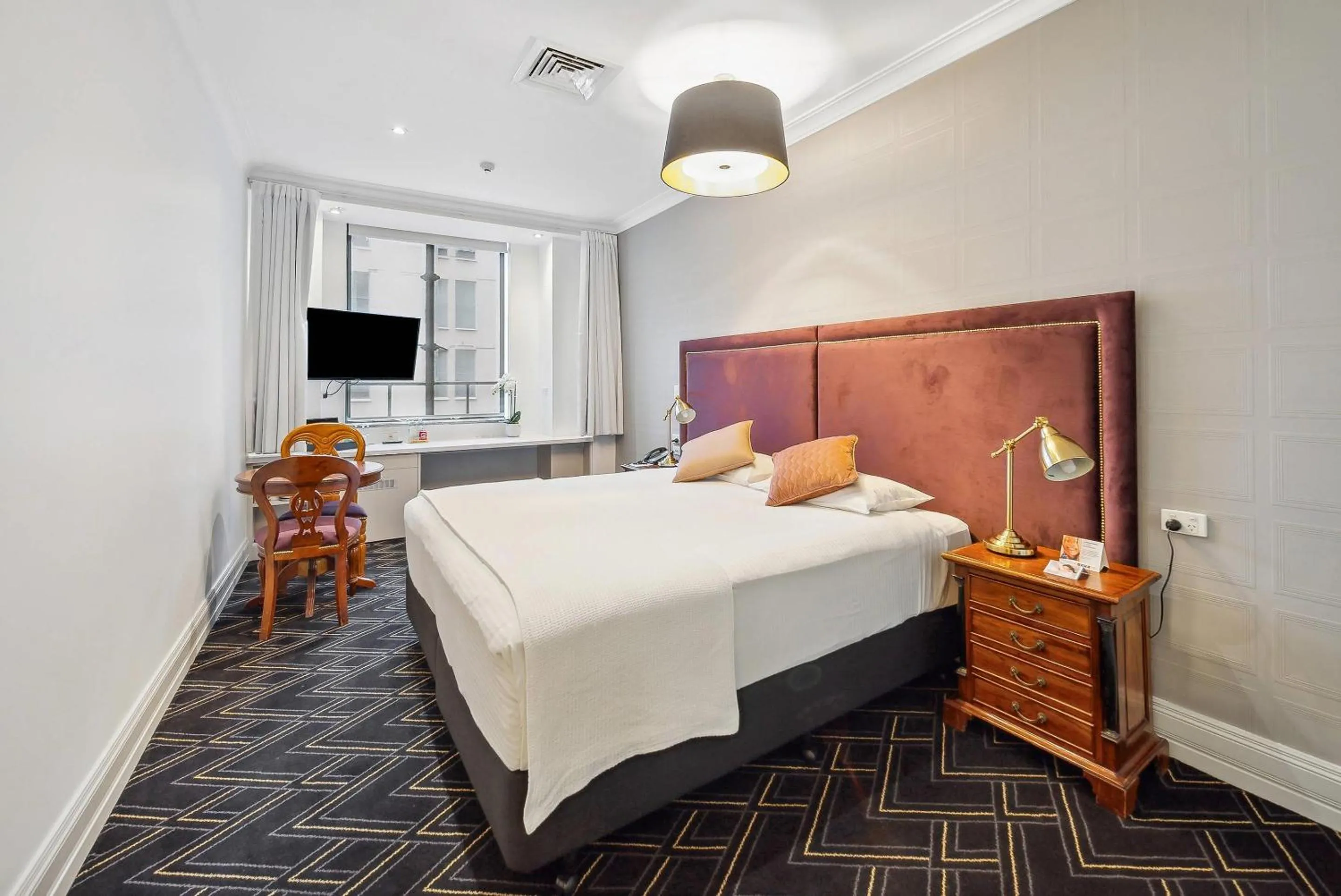 Bedroom, Bed in Castlereagh Boutique Hotel, an Ascend Collection Hotel