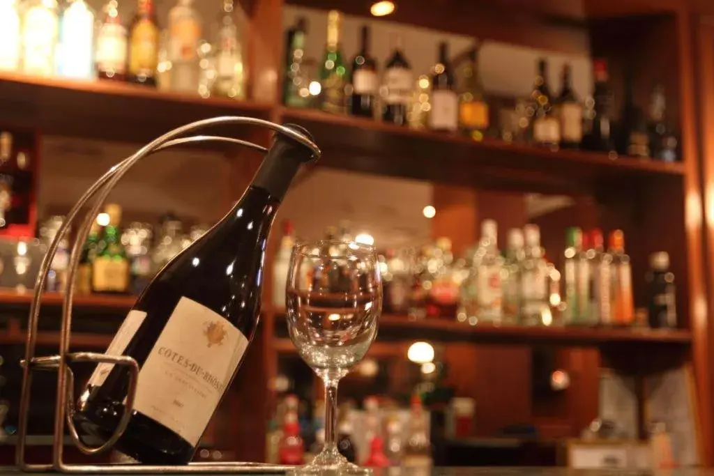 Lounge or bar in Gem Park Ooty Lounge or bar in Gem Park Ooty