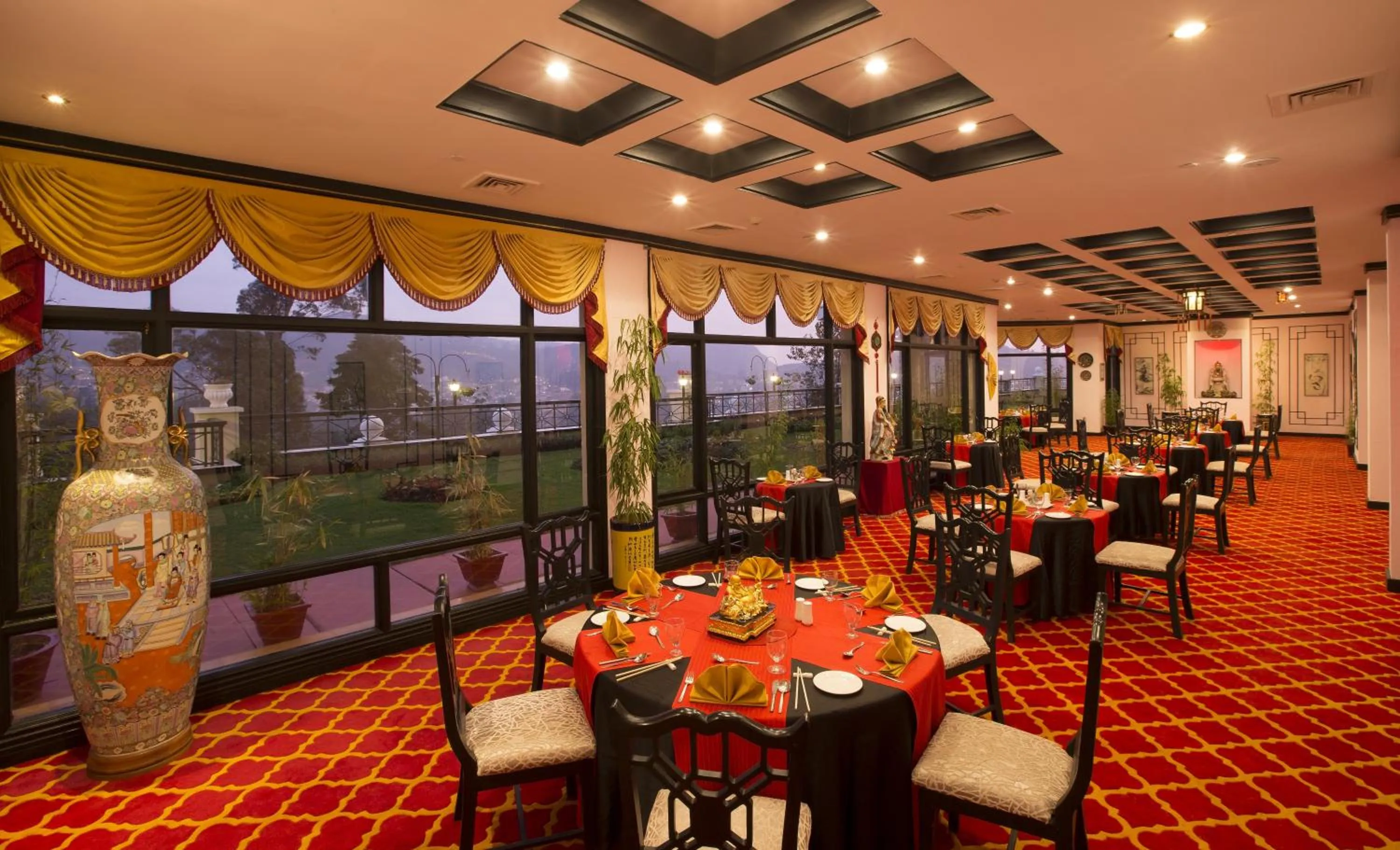 Restaurant/places to eat in Gem Park Ooty