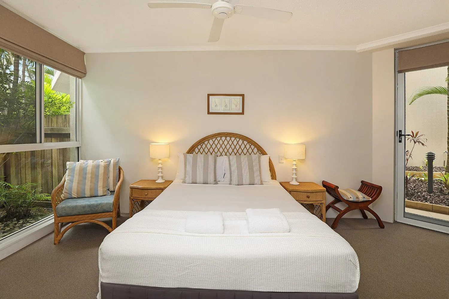 Bedroom, Bed in Noosa Tropicana