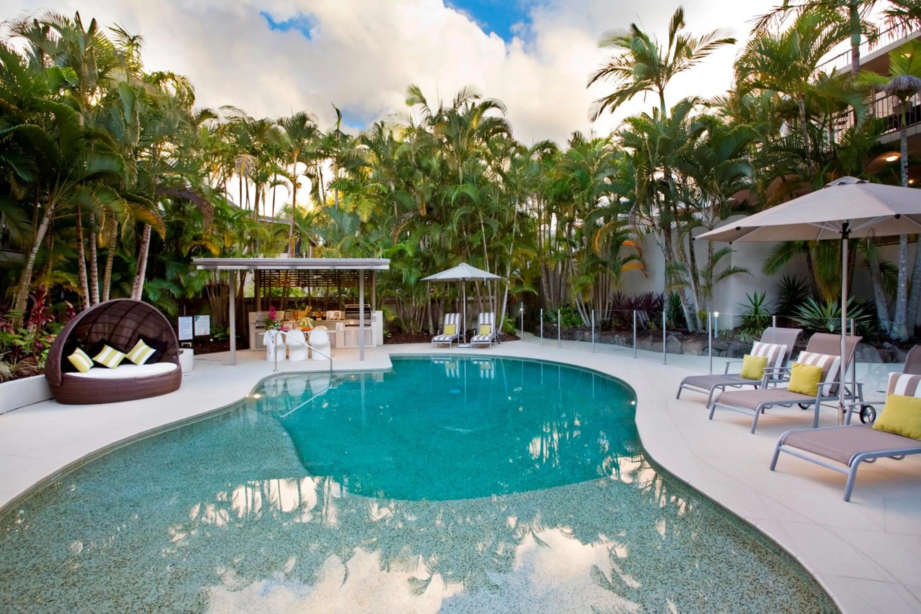 Swimming pool in Noosa Tropicana