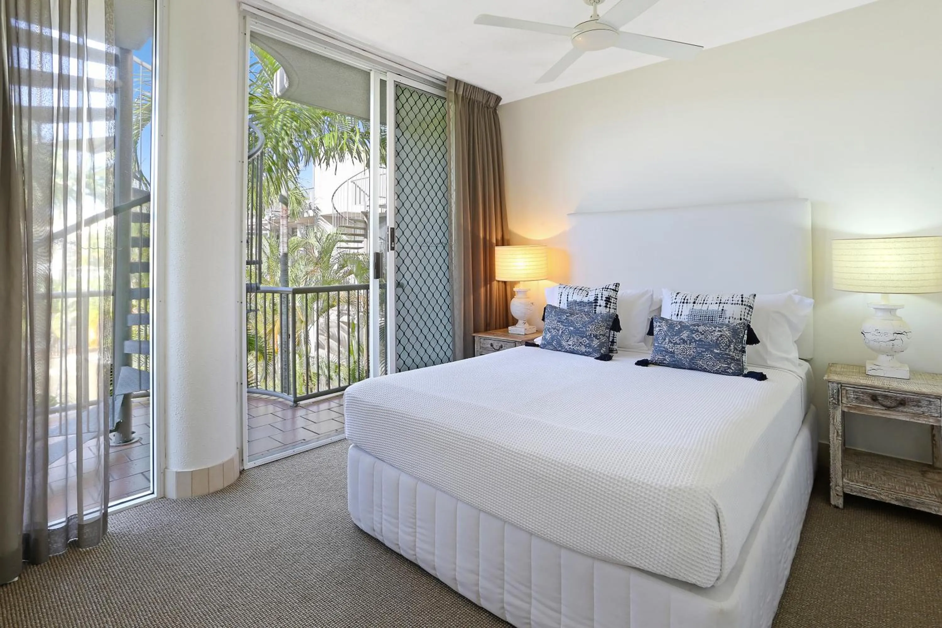 Bedroom, Bed in Noosa Tropicana