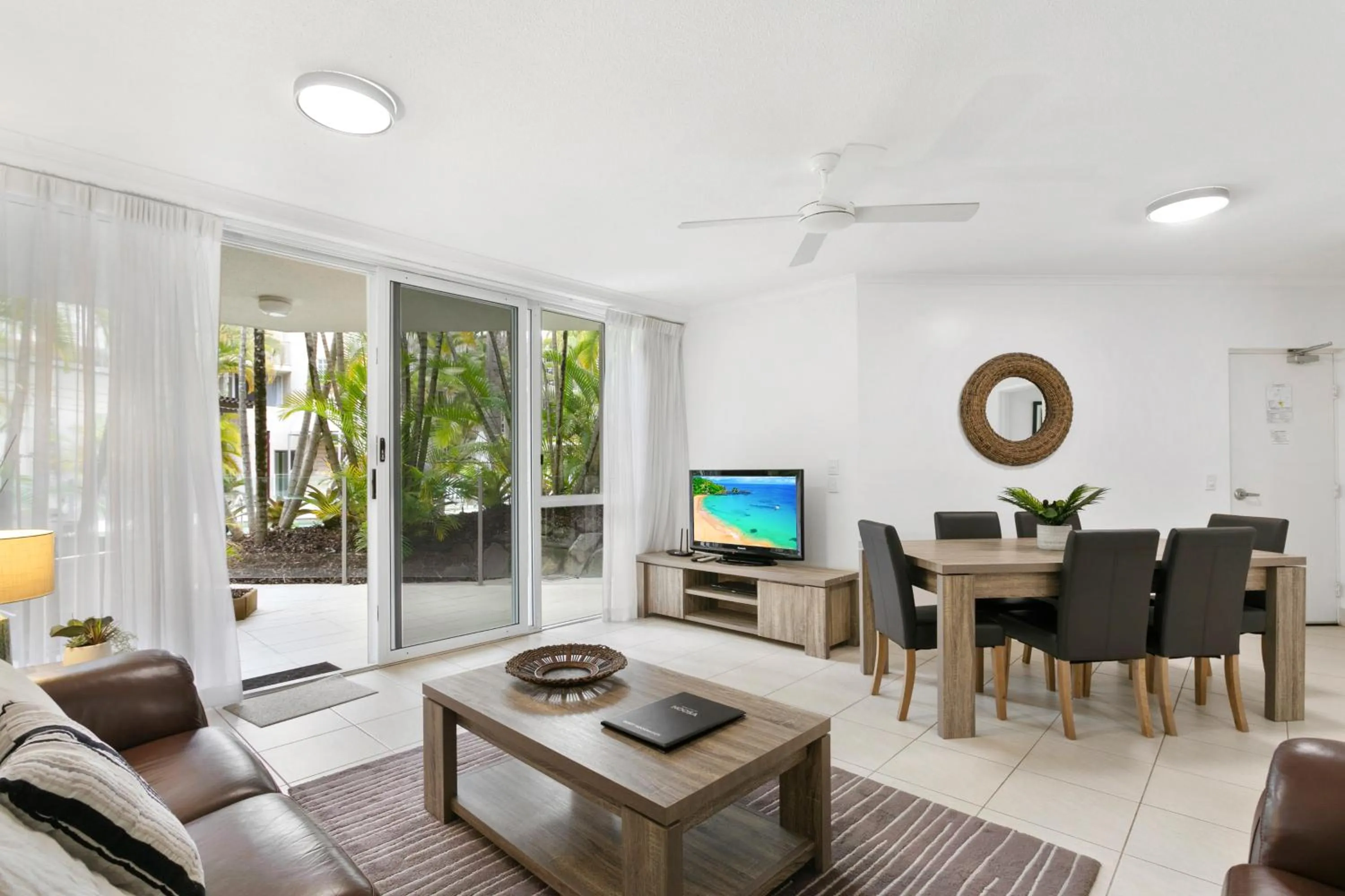 Dining area in Noosa Tropicana
