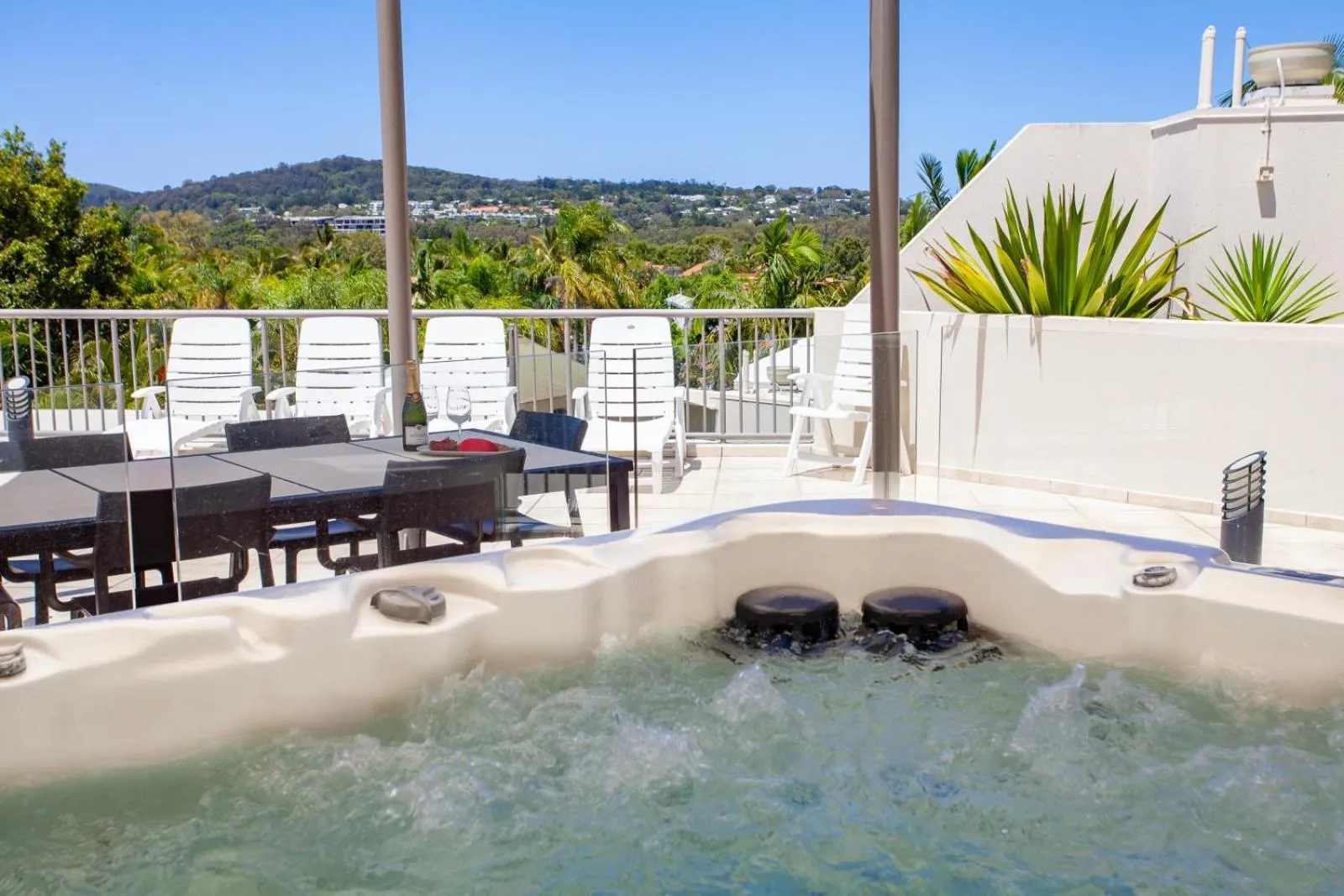 Hot Tub in Noosa Tropicana