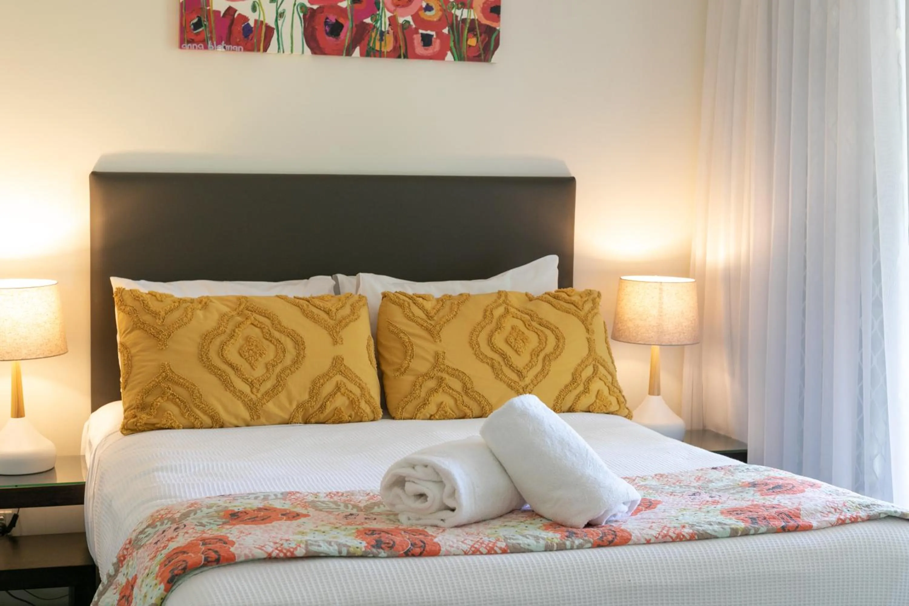 Bedroom, Bed in Noosa Tropicana