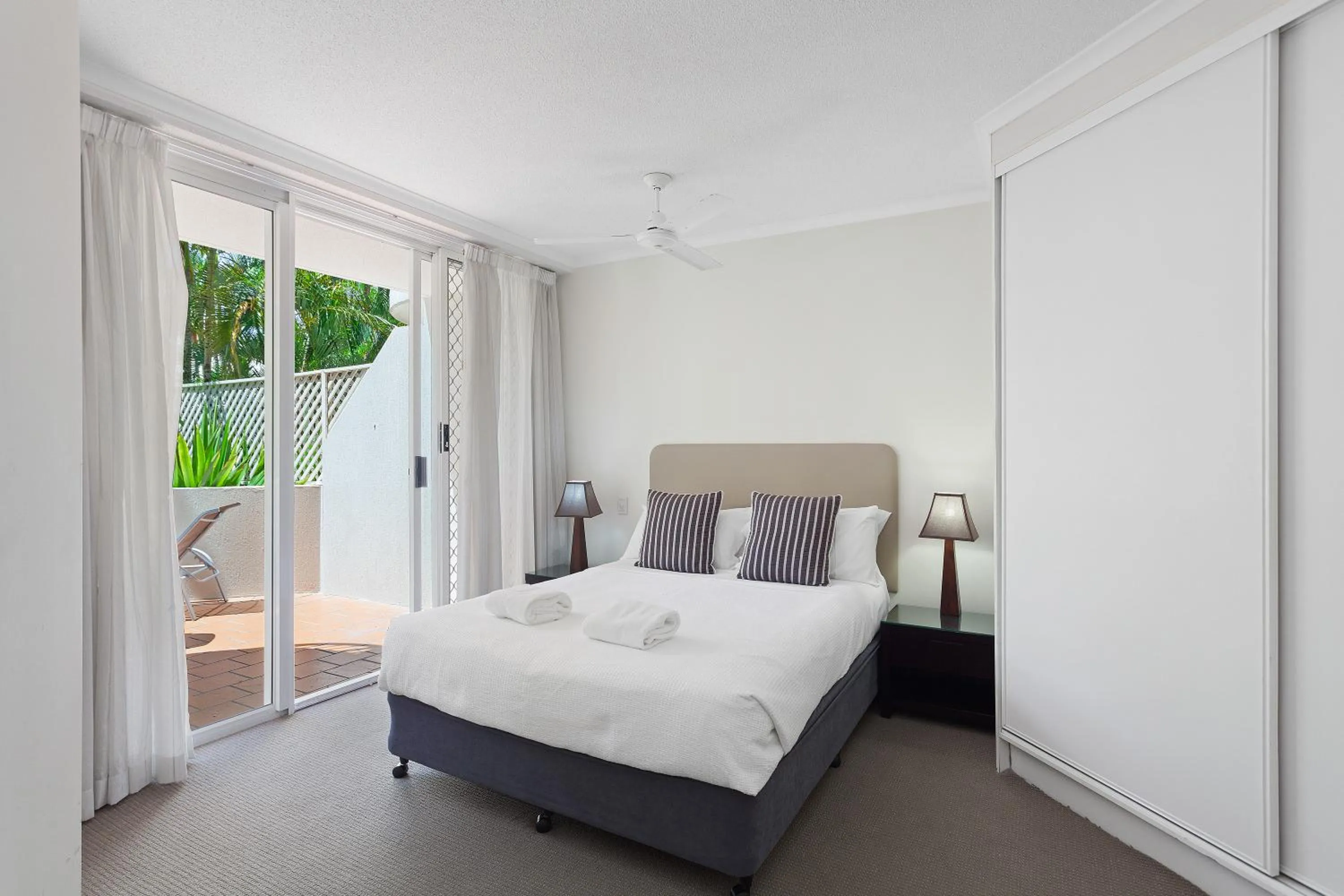 Bedroom, Bed in Noosa Tropicana