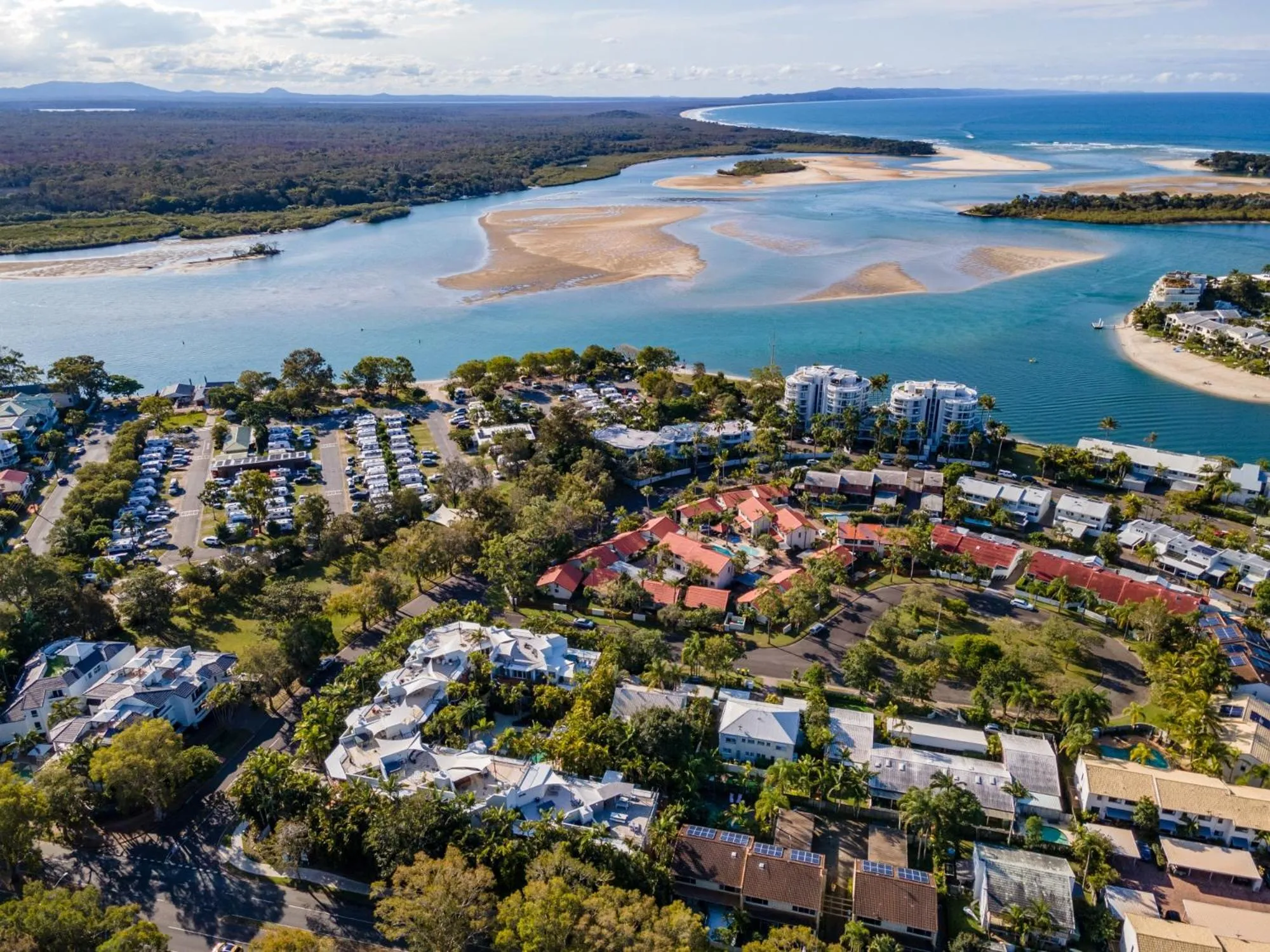 Property building in Noosa Tropicana