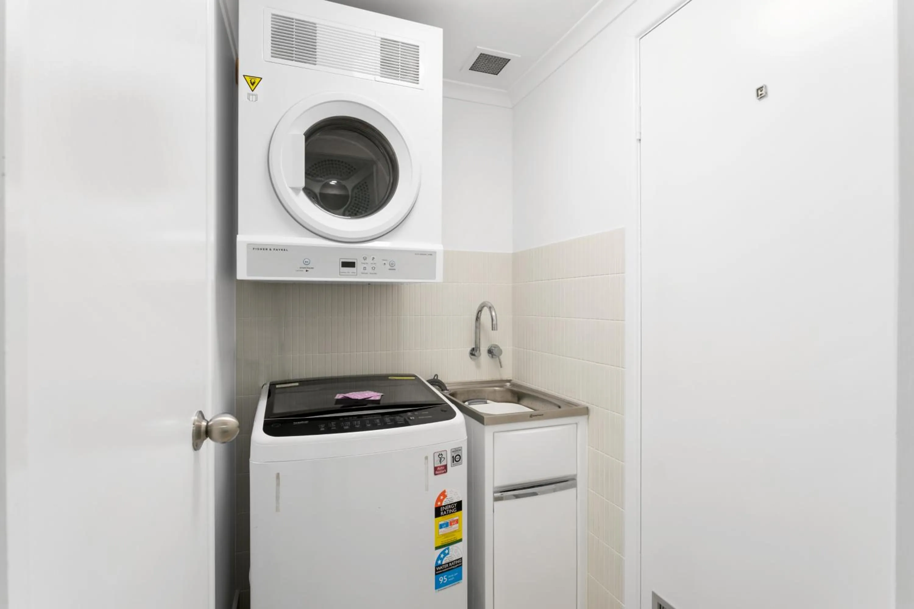 washing machine in Noosa Tropicana