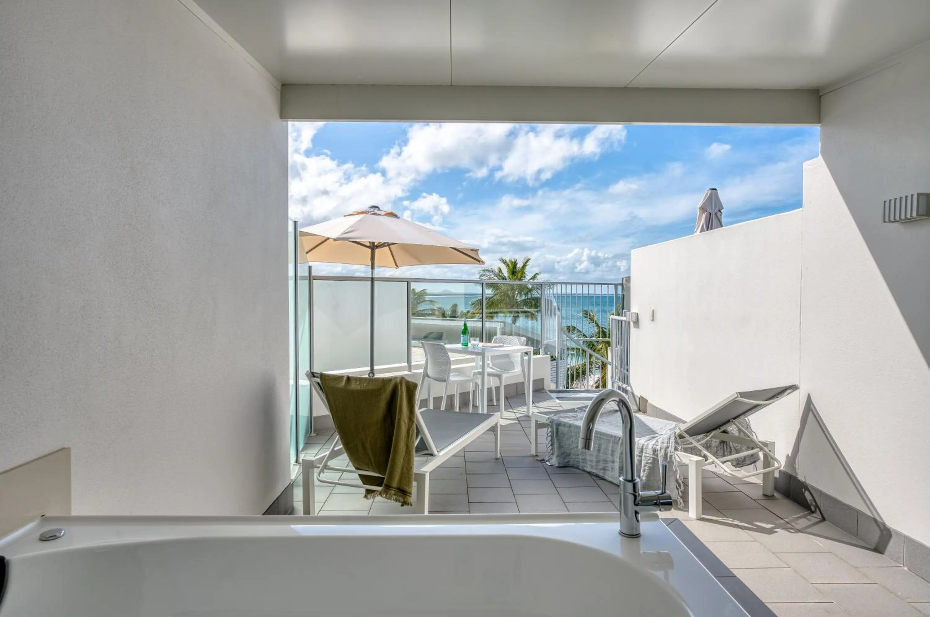 Hot Tub in On The Beach Noosa Resort