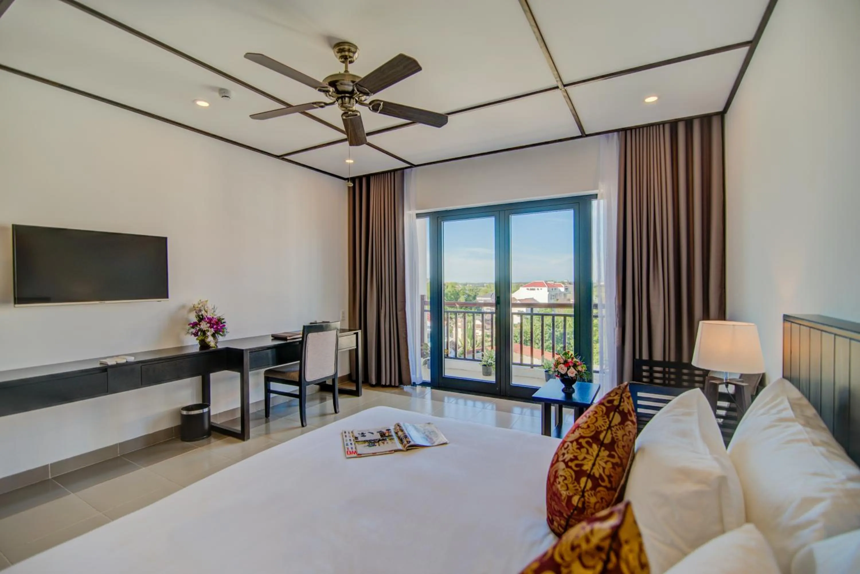 Bedroom, Bed in White Lotus Hotel Hoian