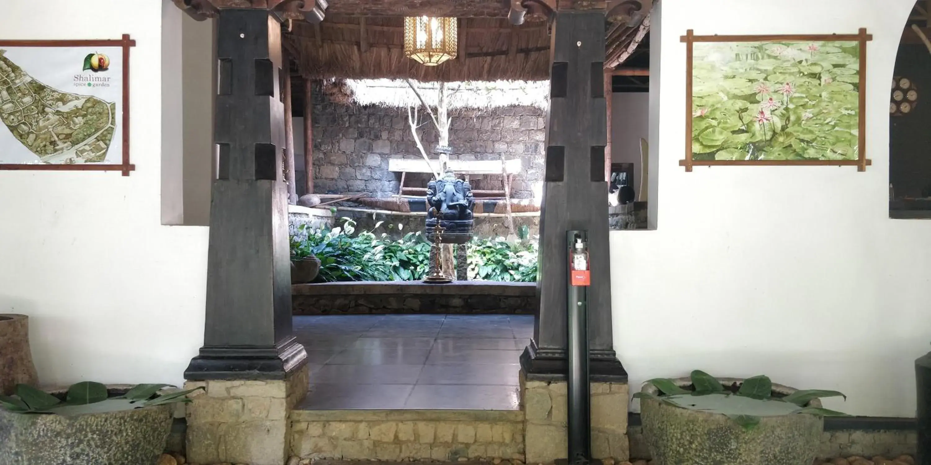 Facade/entrance in Amritara Shalimar Spice Garden Resort & Spa Facade/entrance in Amritara Shalimar Spice Garden Resort & Spa