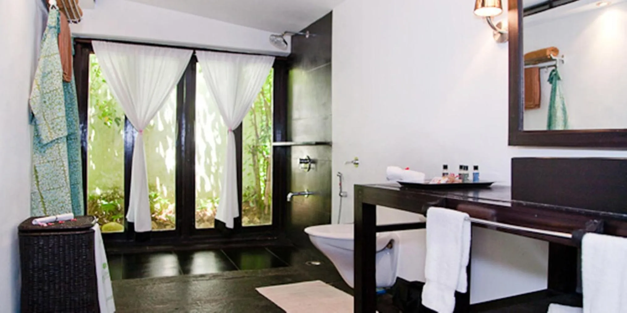 Bathroom in Amritara Shalimar Spice Garden Resort & Spa
