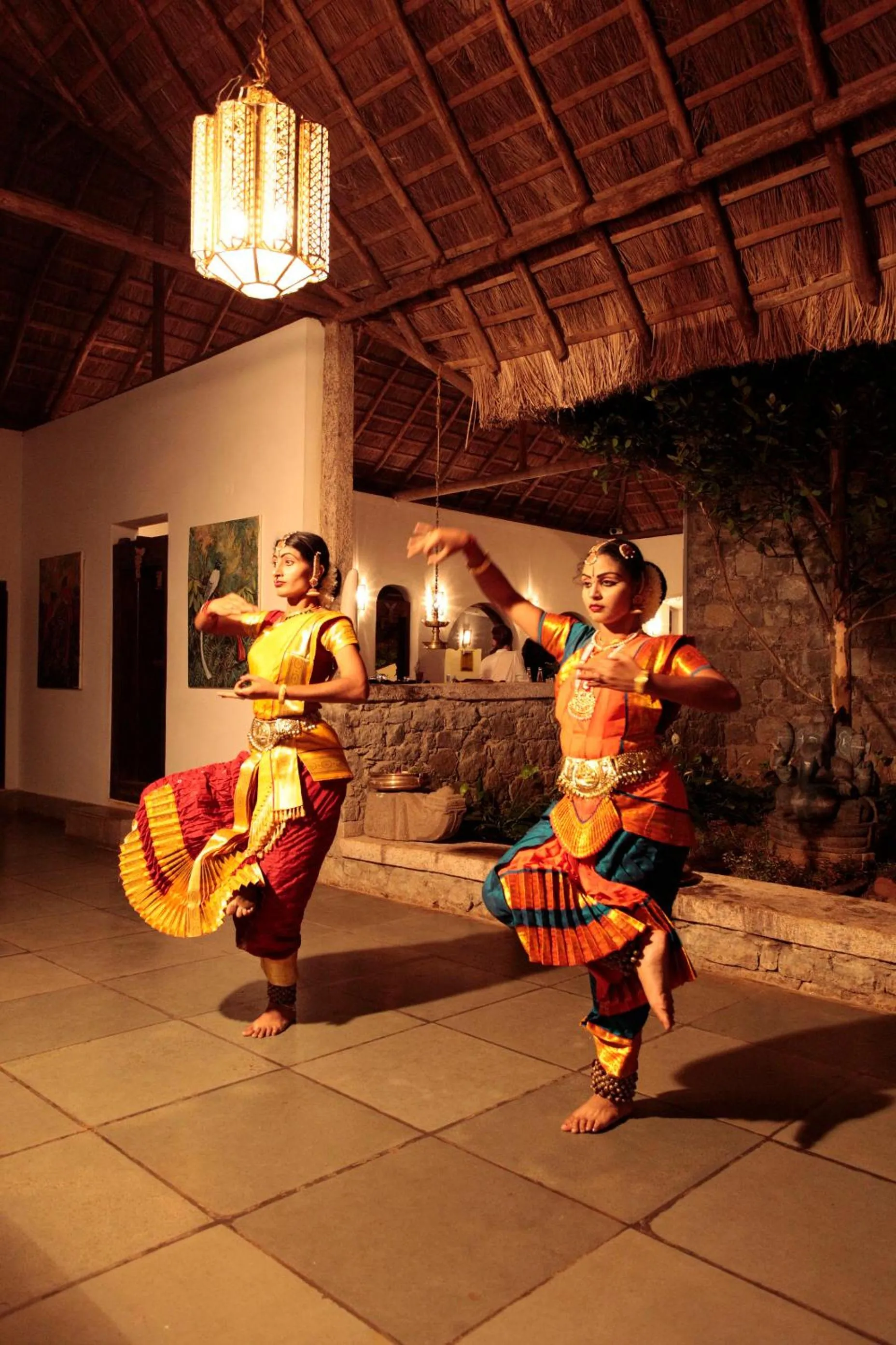 Evening entertainment in Amritara Shalimar Spice Garden Resort & Spa